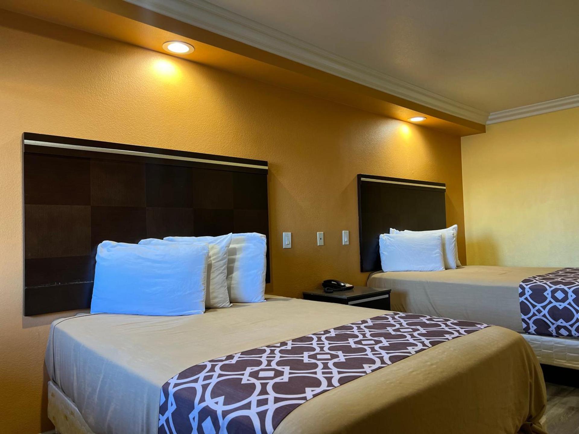Industry Inn & Suites photo 24