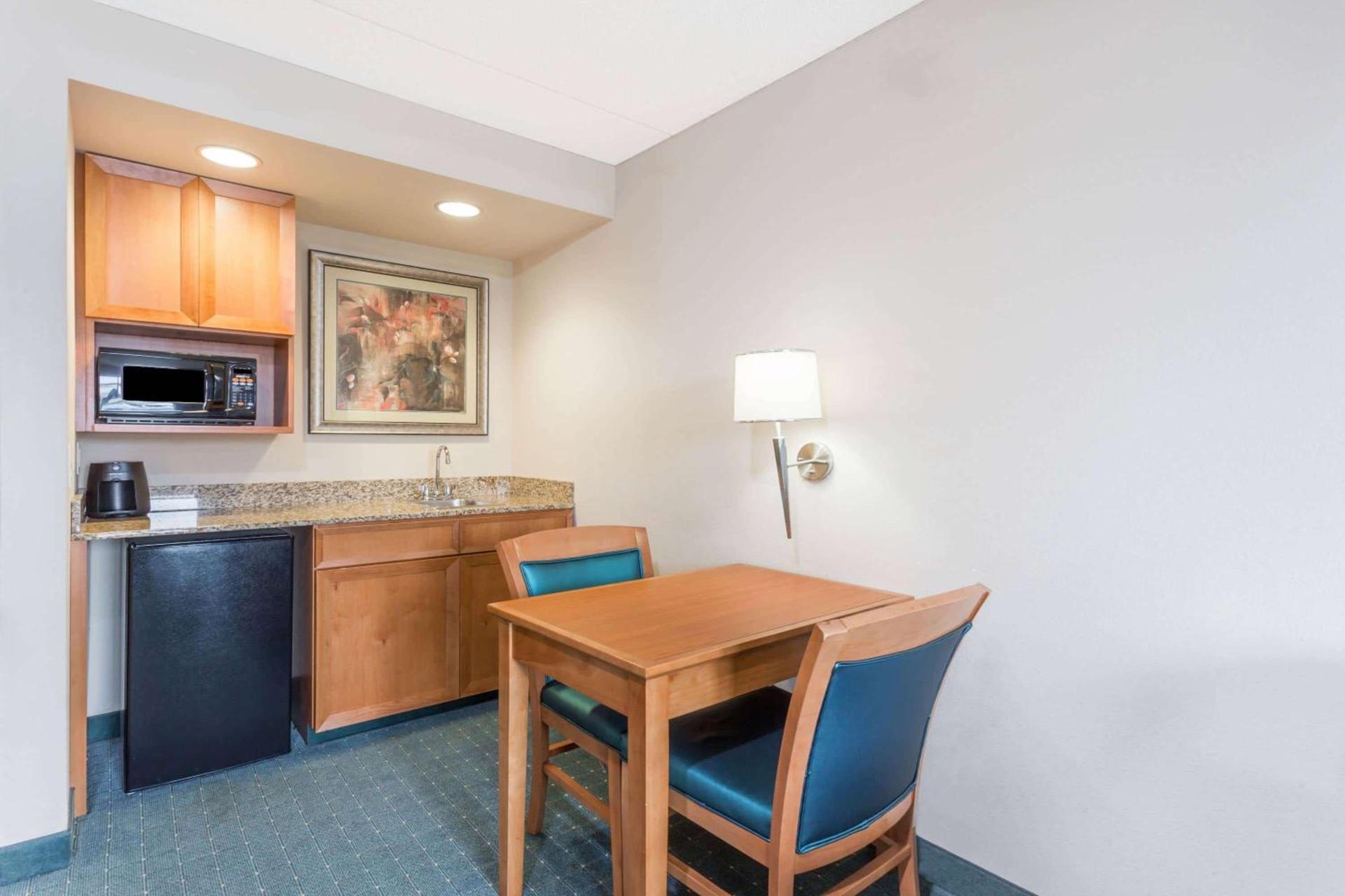 Wingate by Wyndham Richmond Short Pump photo 7