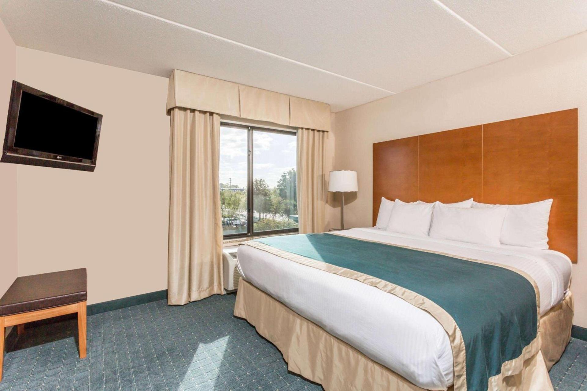 Wingate by Wyndham Richmond Short Pump photo 8