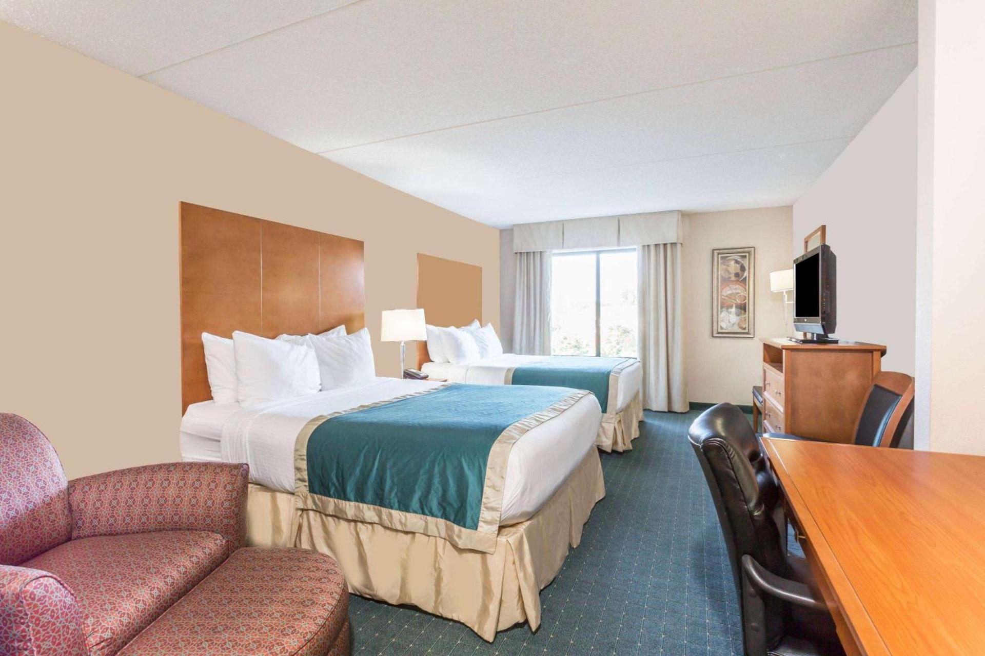 Wingate by Wyndham Richmond Short Pump photo 10