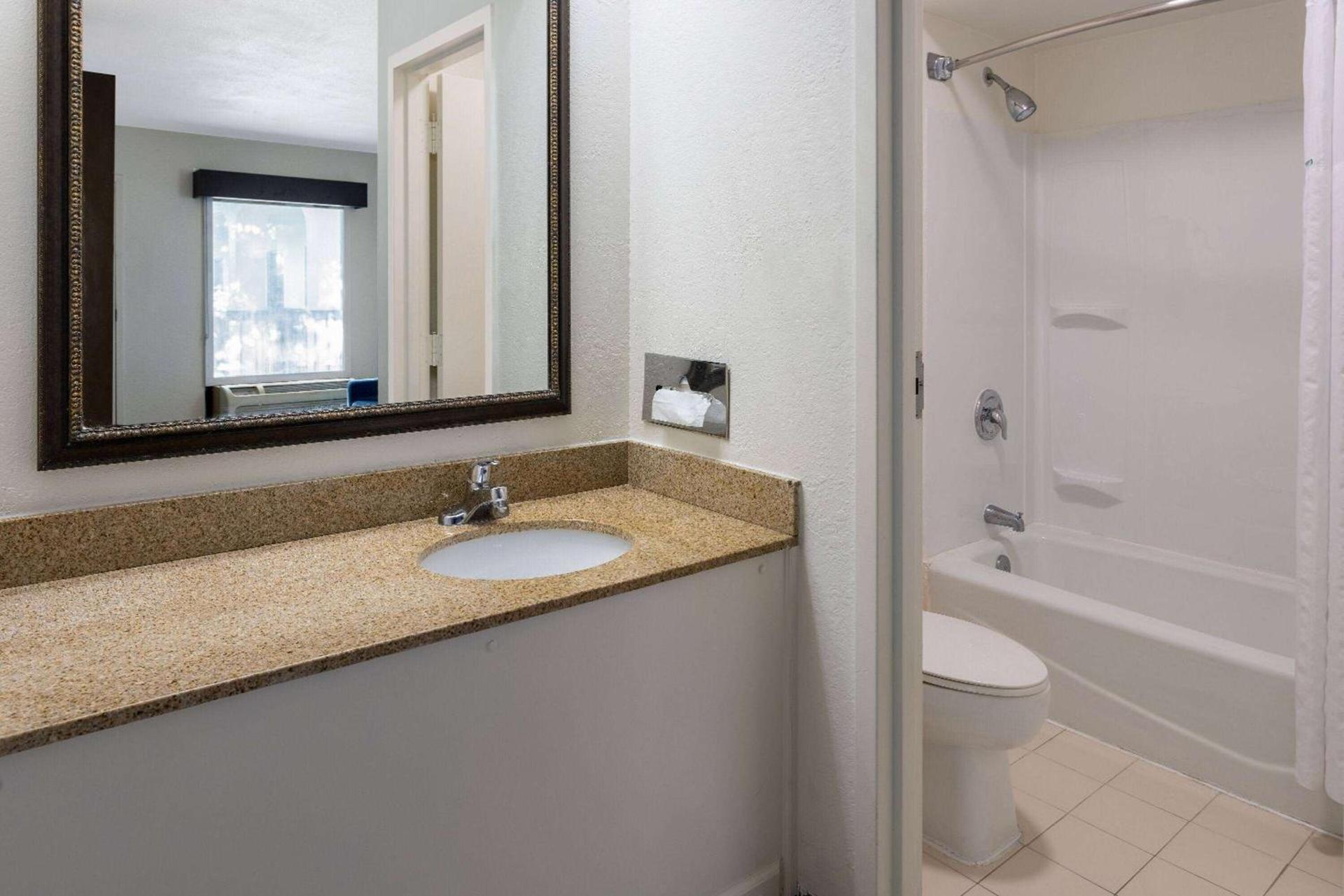 Studio 6 Suites Jacksonville, NC - Camp LeJeune photo 15