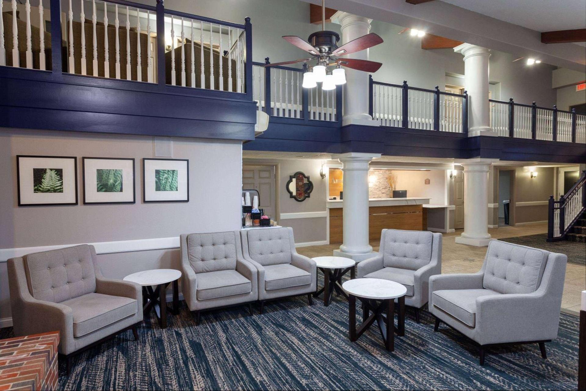 AmericInn by Wyndham Peoria photo 4