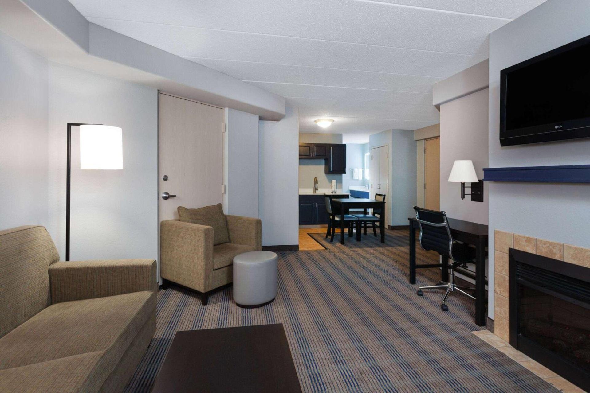 AmericInn by Wyndham Peoria photo 21