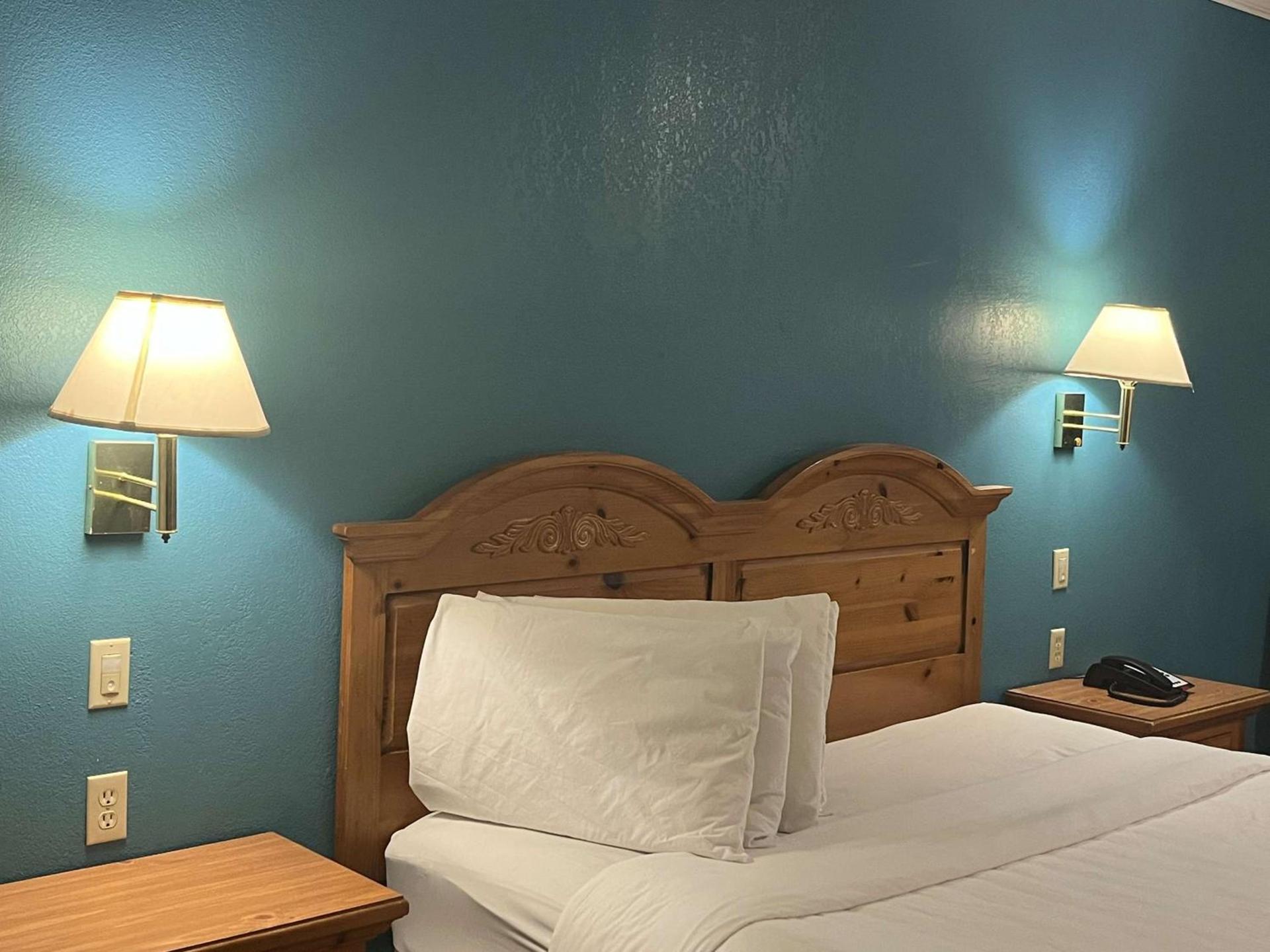 Motel 6 Portland, IN photo 6