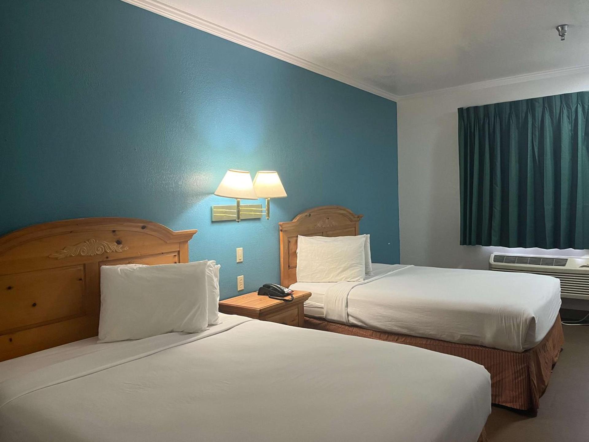 Motel 6 Portland, IN photo 8