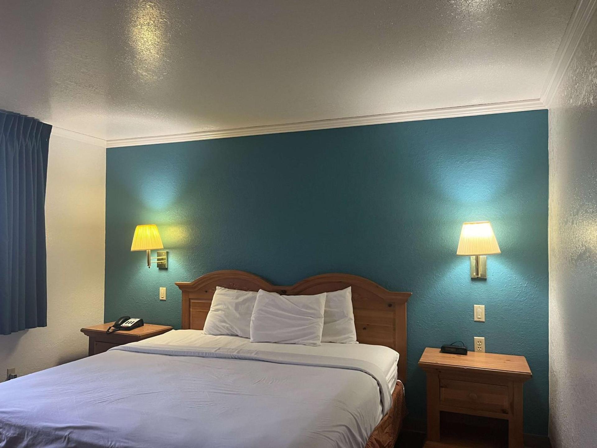 Motel 6 Portland, IN photo 13