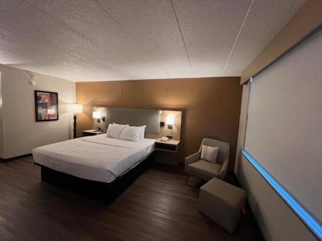 Clarion Hotel & Conference Center Lansing West photo 10