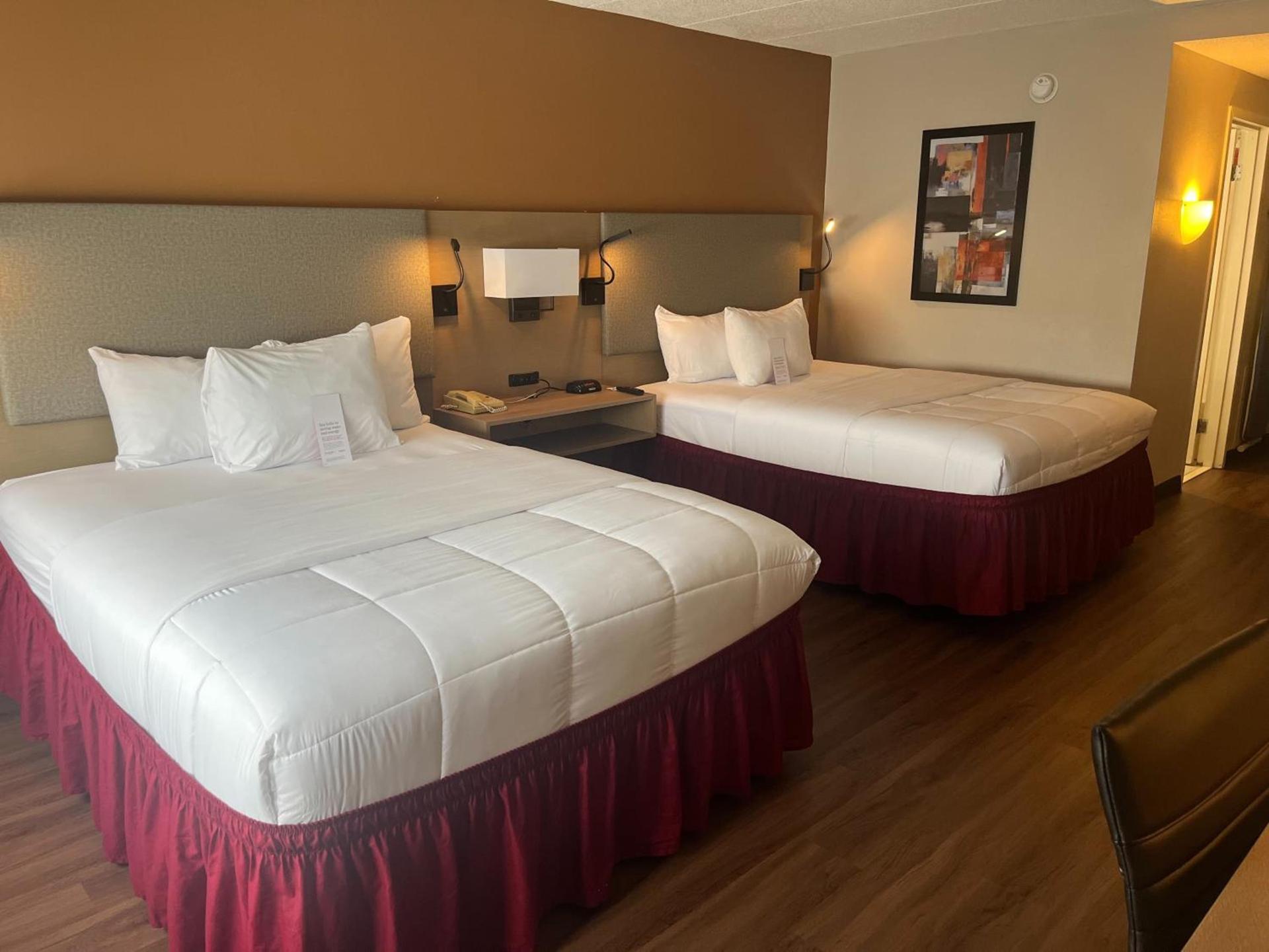 Clarion Hotel & Conference Center Lansing West photo 13
