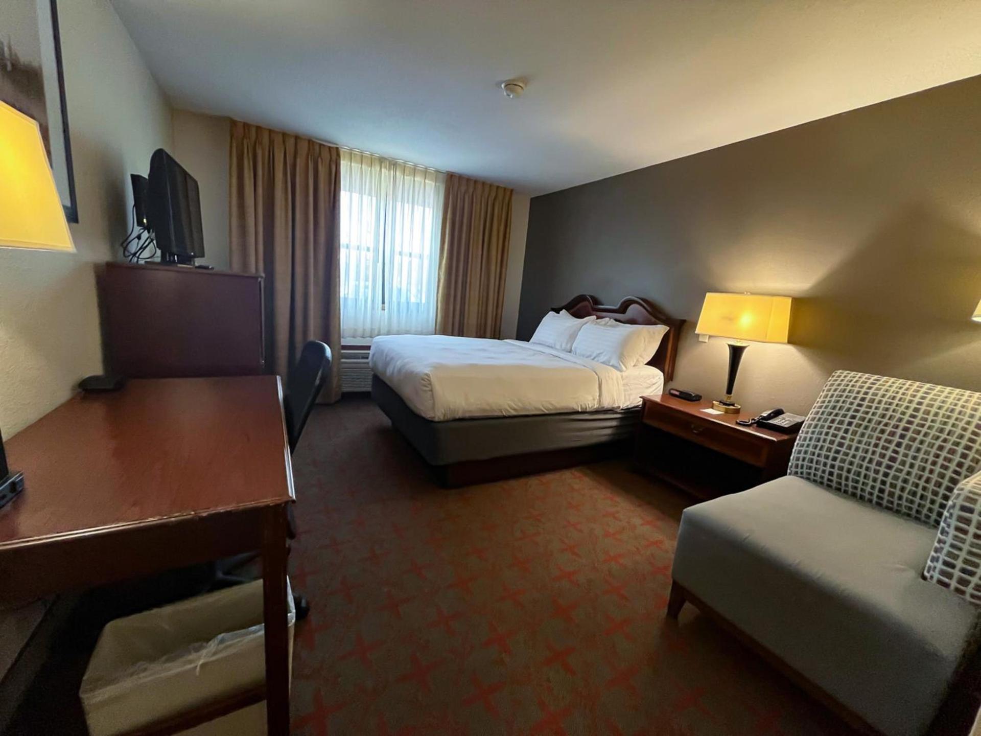 Harbor Winds Hotel photo 17