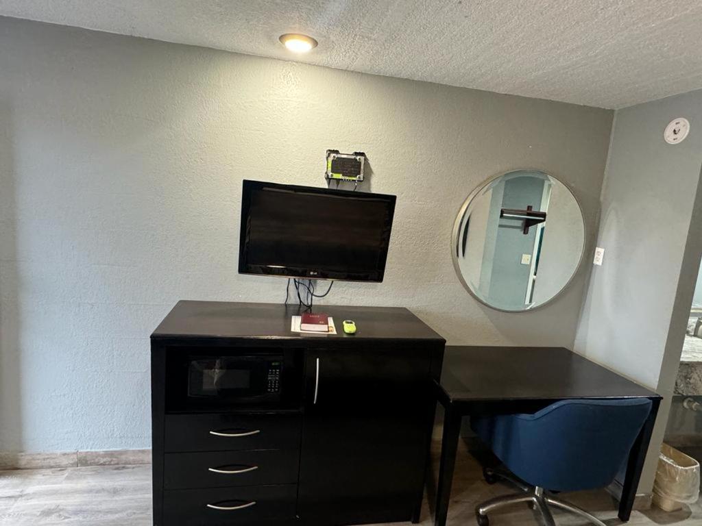 Midtown Lodge photo 13