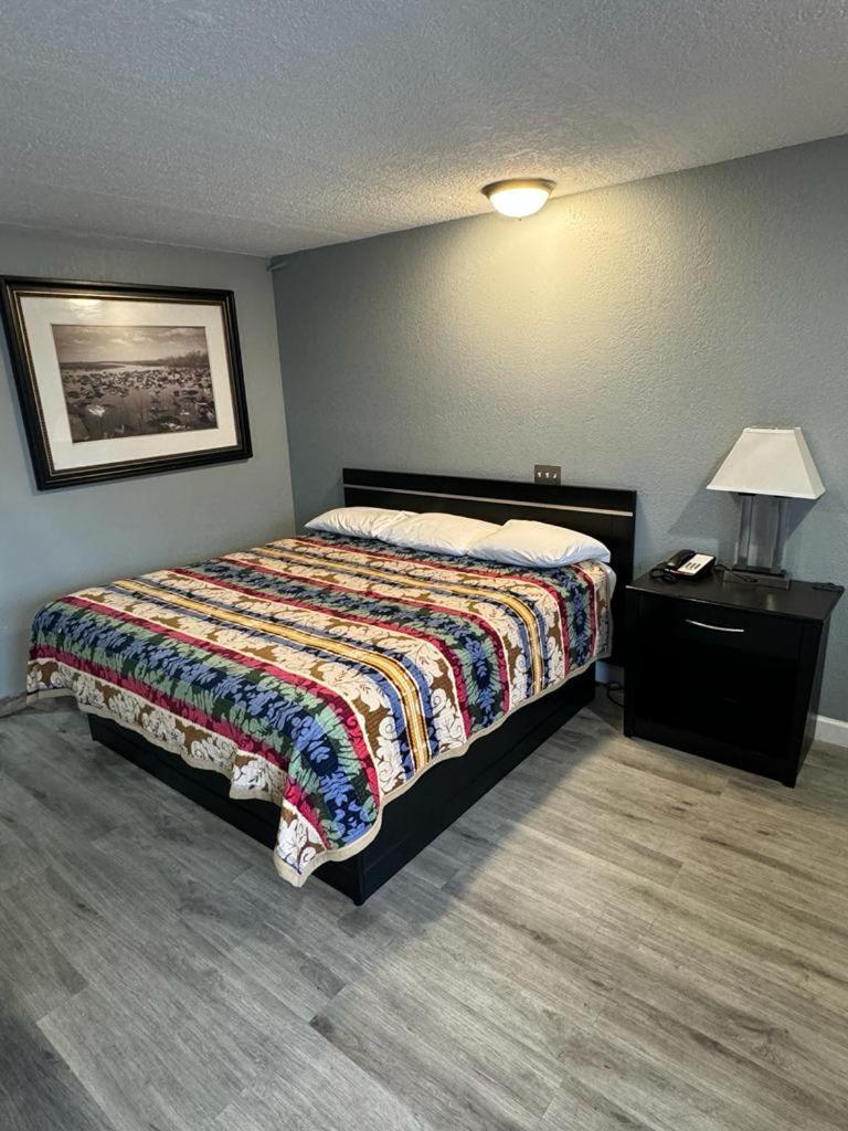 Midtown Lodge photo 23