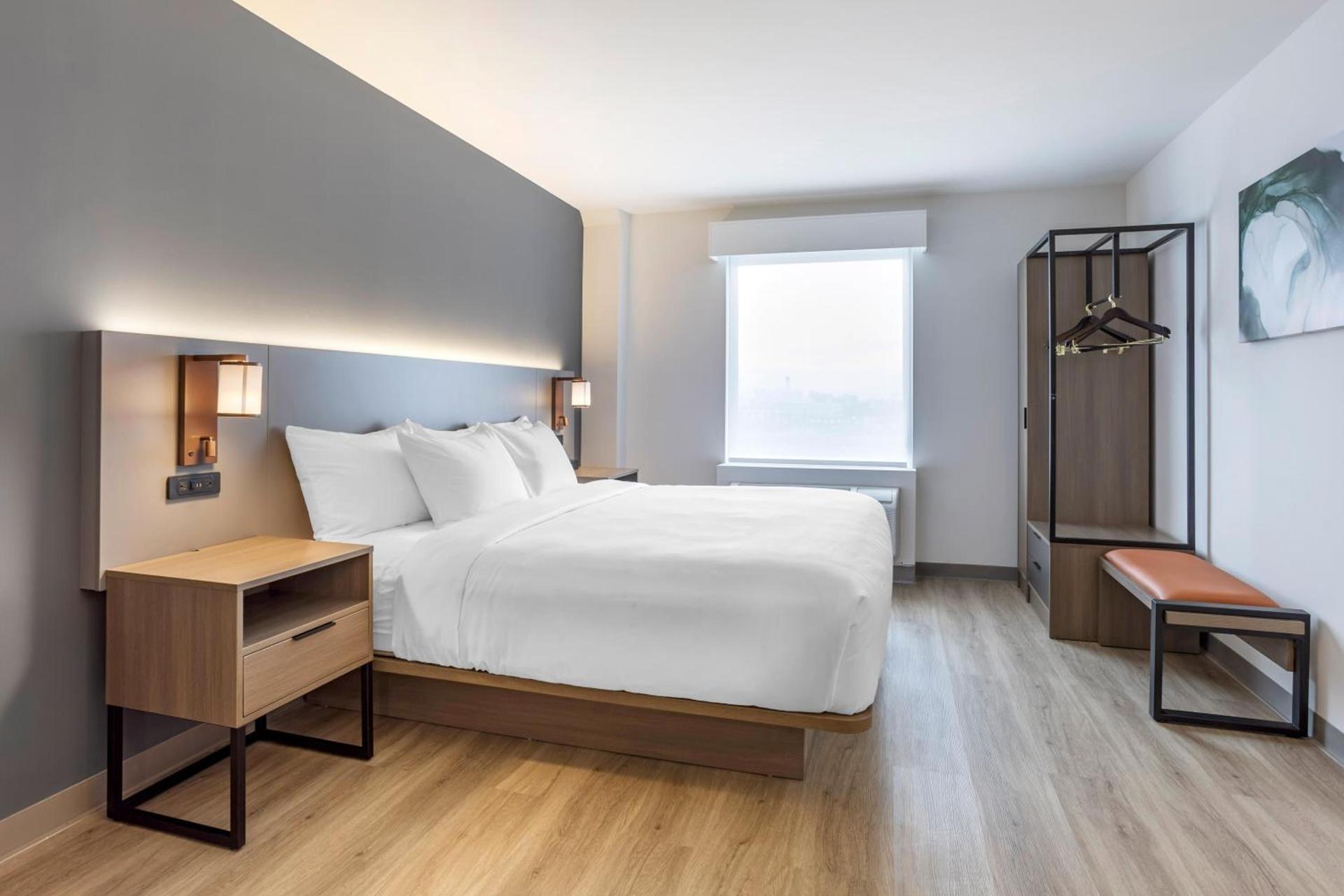 Comfort Inn & Suites Newark Liberty International Airport photo 87