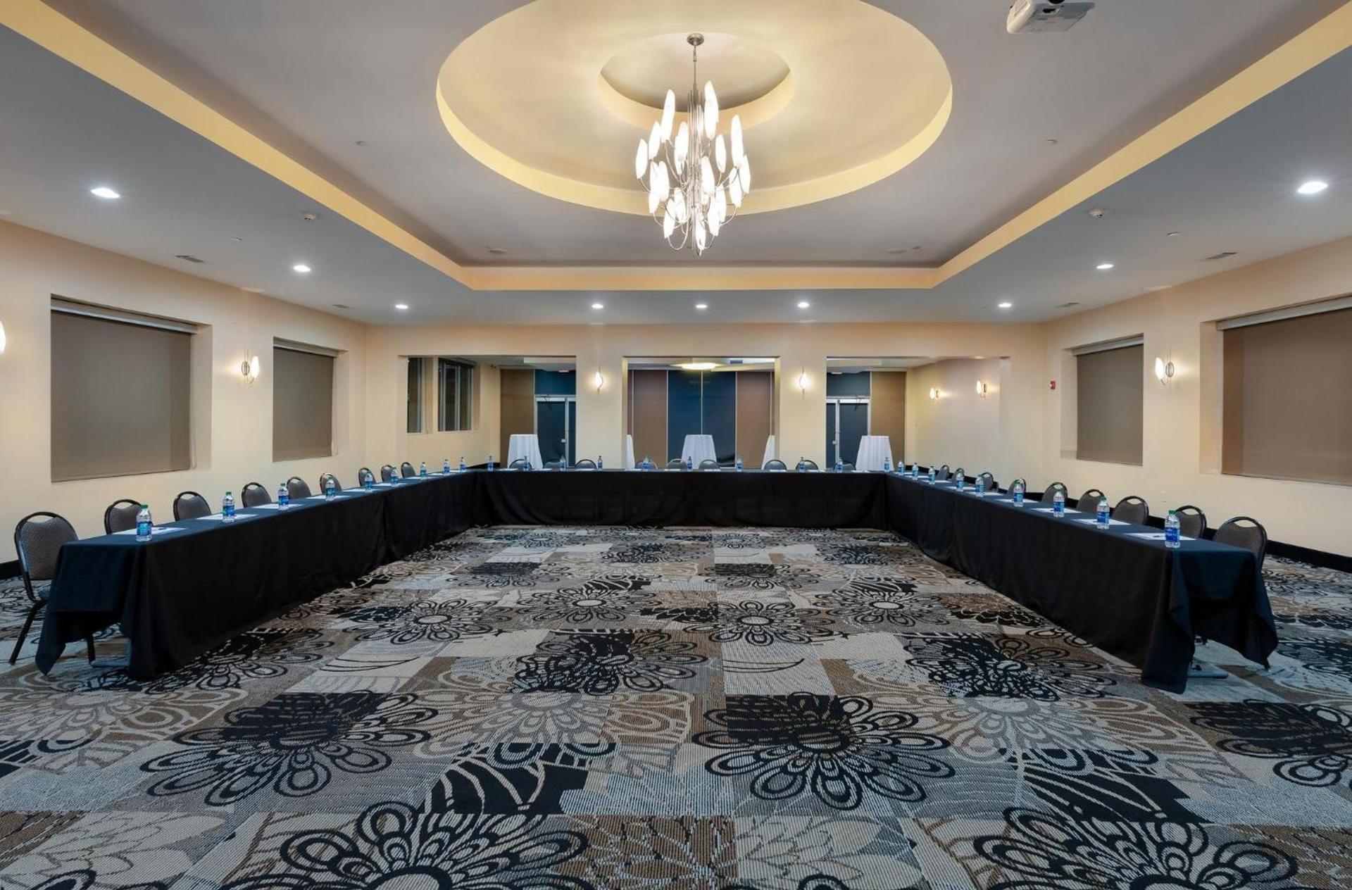 Holiday Inn Express & Suites - Atlanta Downtown by IHG photo 6
