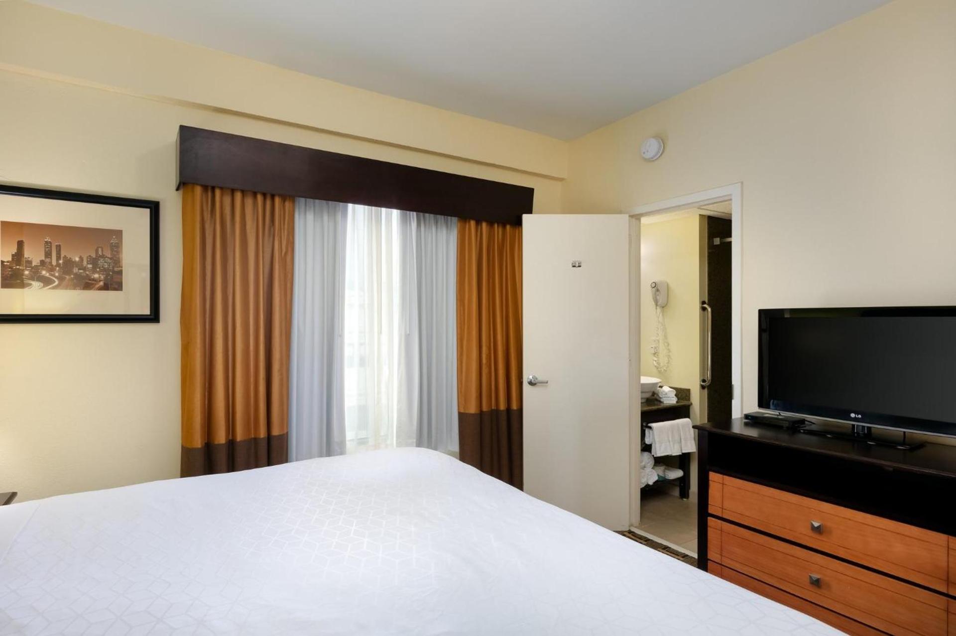 Holiday Inn Express & Suites - Atlanta Downtown by IHG photo 35