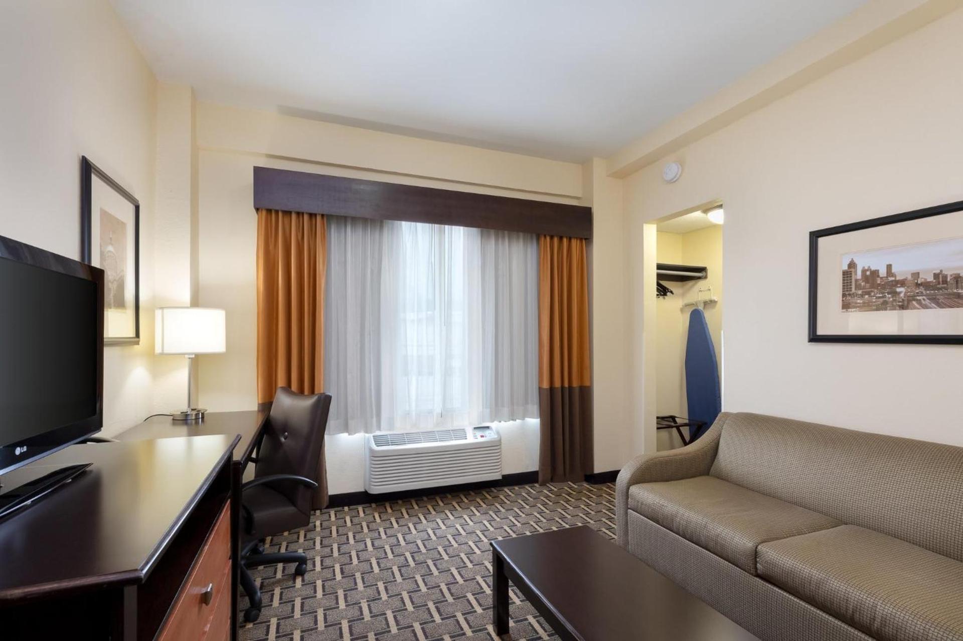 Holiday Inn Express & Suites - Atlanta Downtown by IHG photo 48
