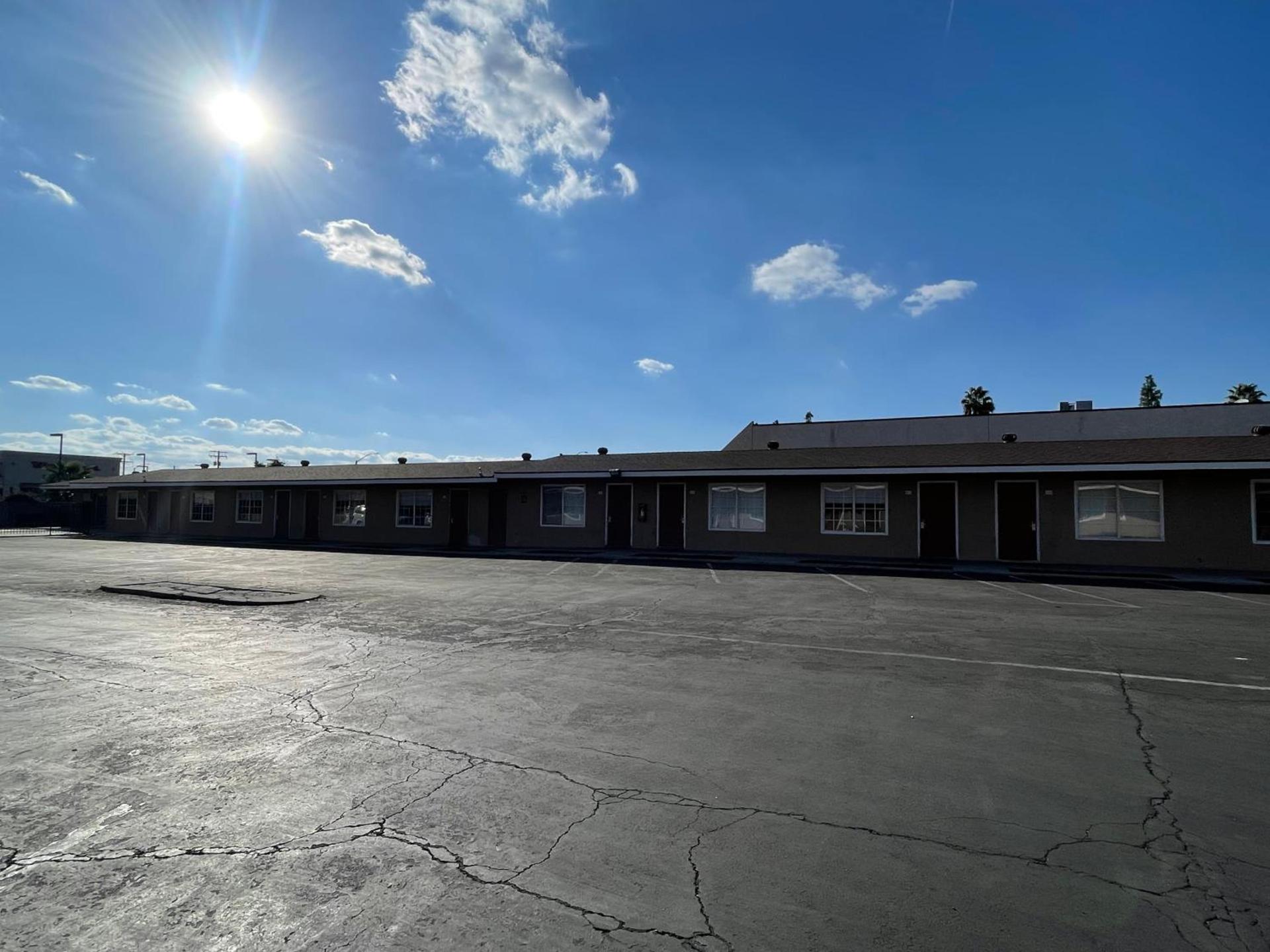 CoachLight Motel photo 2