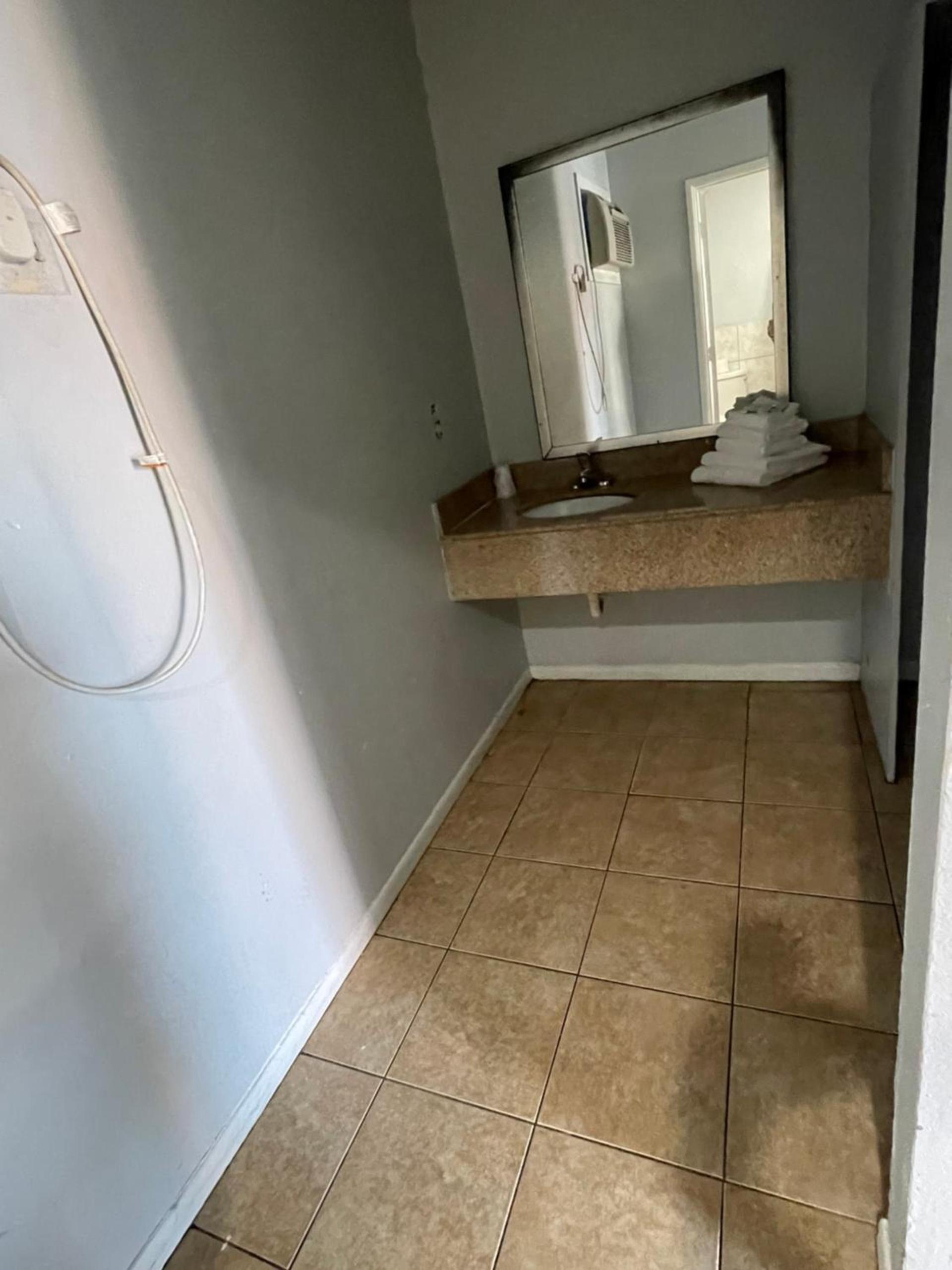 CoachLight Motel photo 3