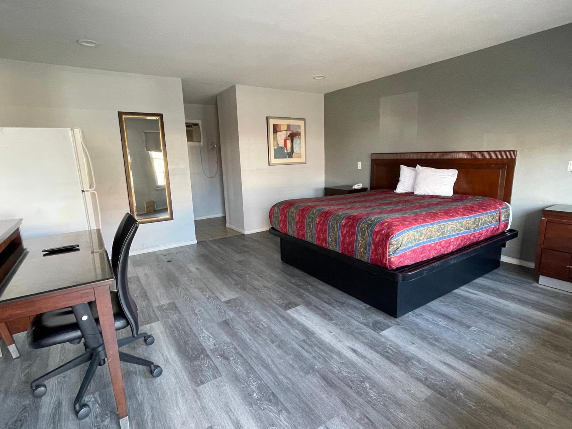 CoachLight Motel photo 4