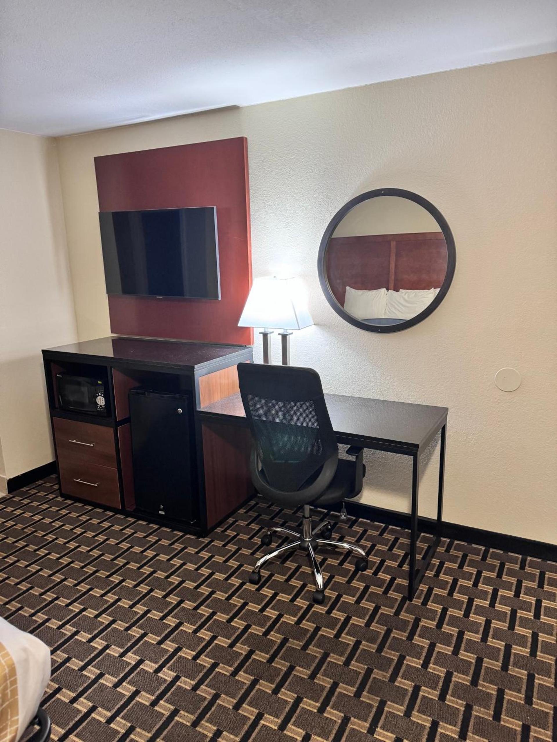 Travelodge by Wyndham Jackson I-40 Exit 82 photo 26
