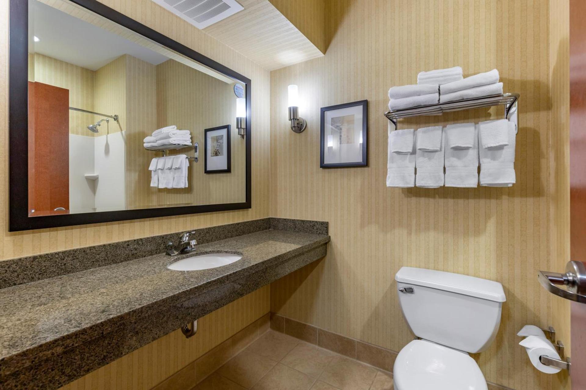 Comfort Inn & Suites Gateway to Glacier National Park photo 48