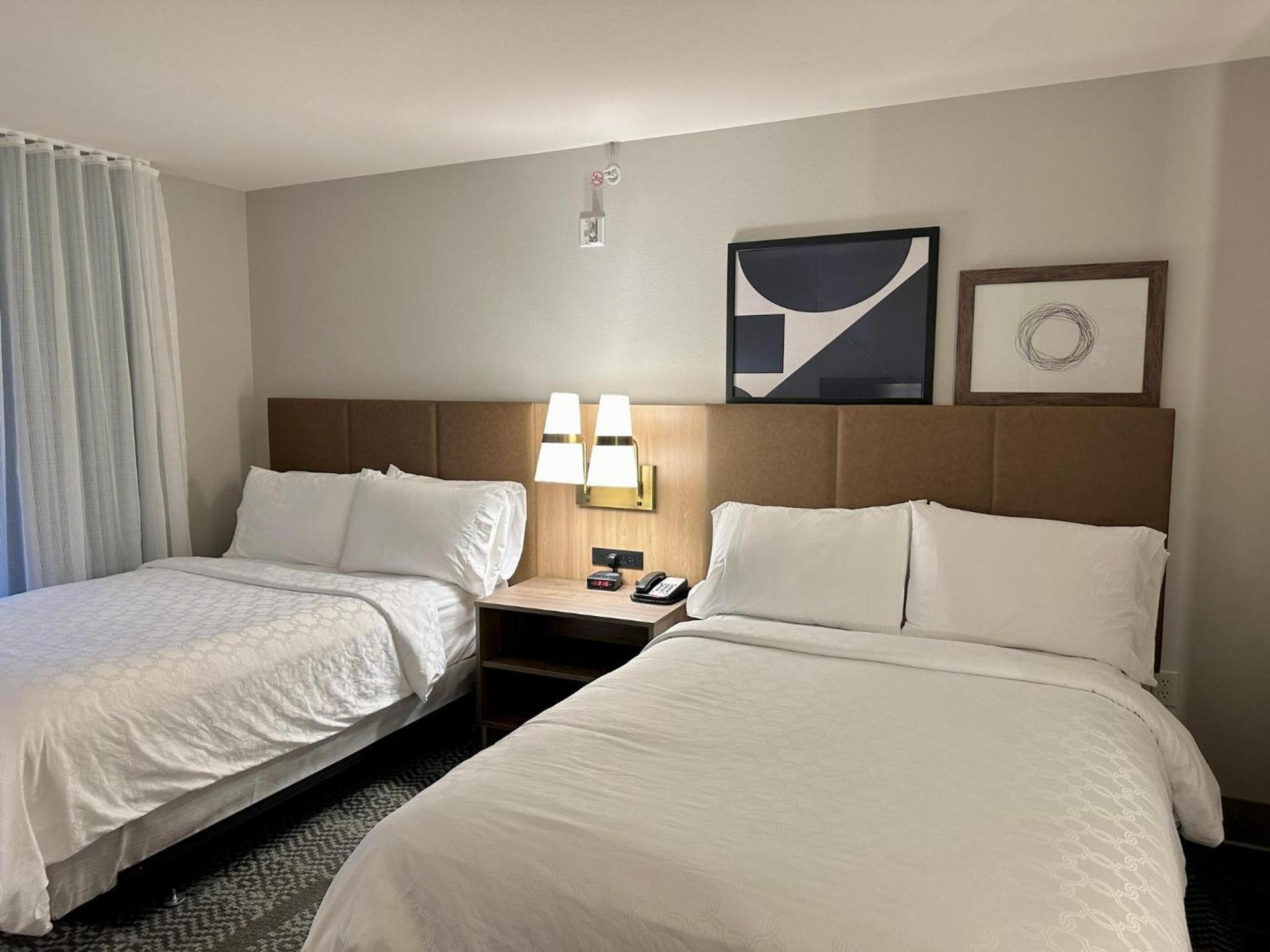 Staybridge Suites Milwaukee West-Oconomowoc by IHG photo 39