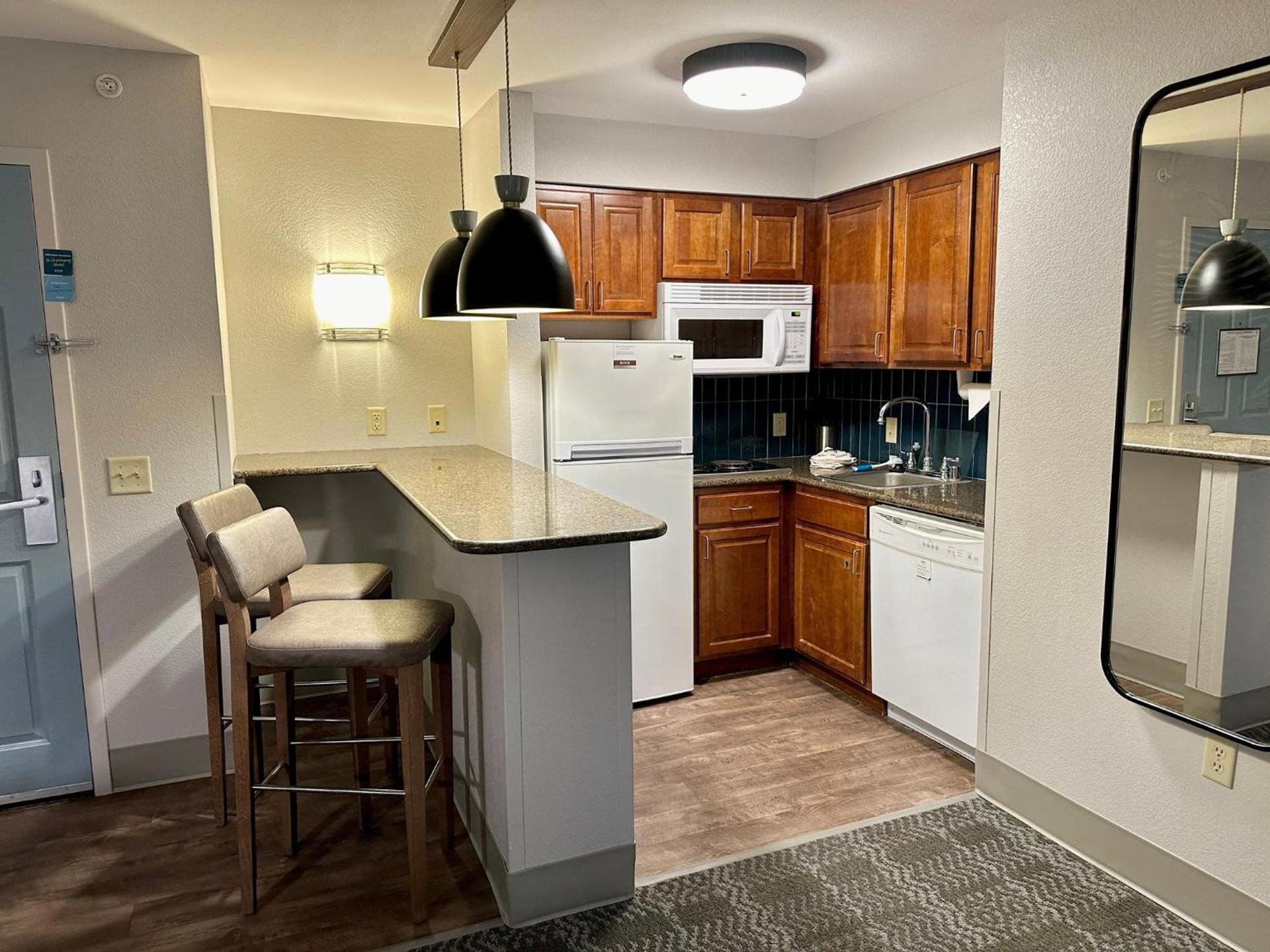Staybridge Suites Milwaukee West-Oconomowoc by IHG photo 46
