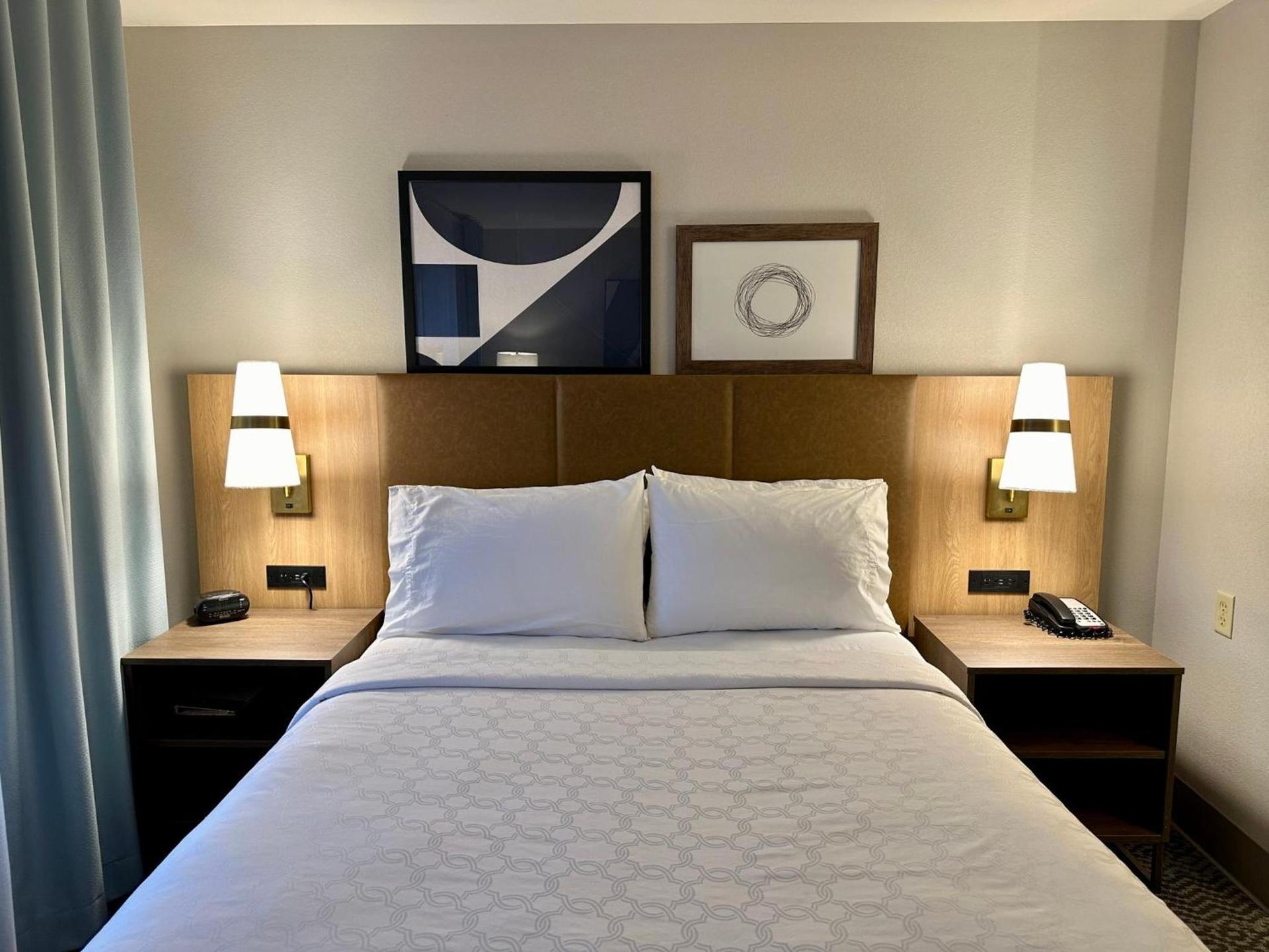 Staybridge Suites Milwaukee West-Oconomowoc by IHG photo 79