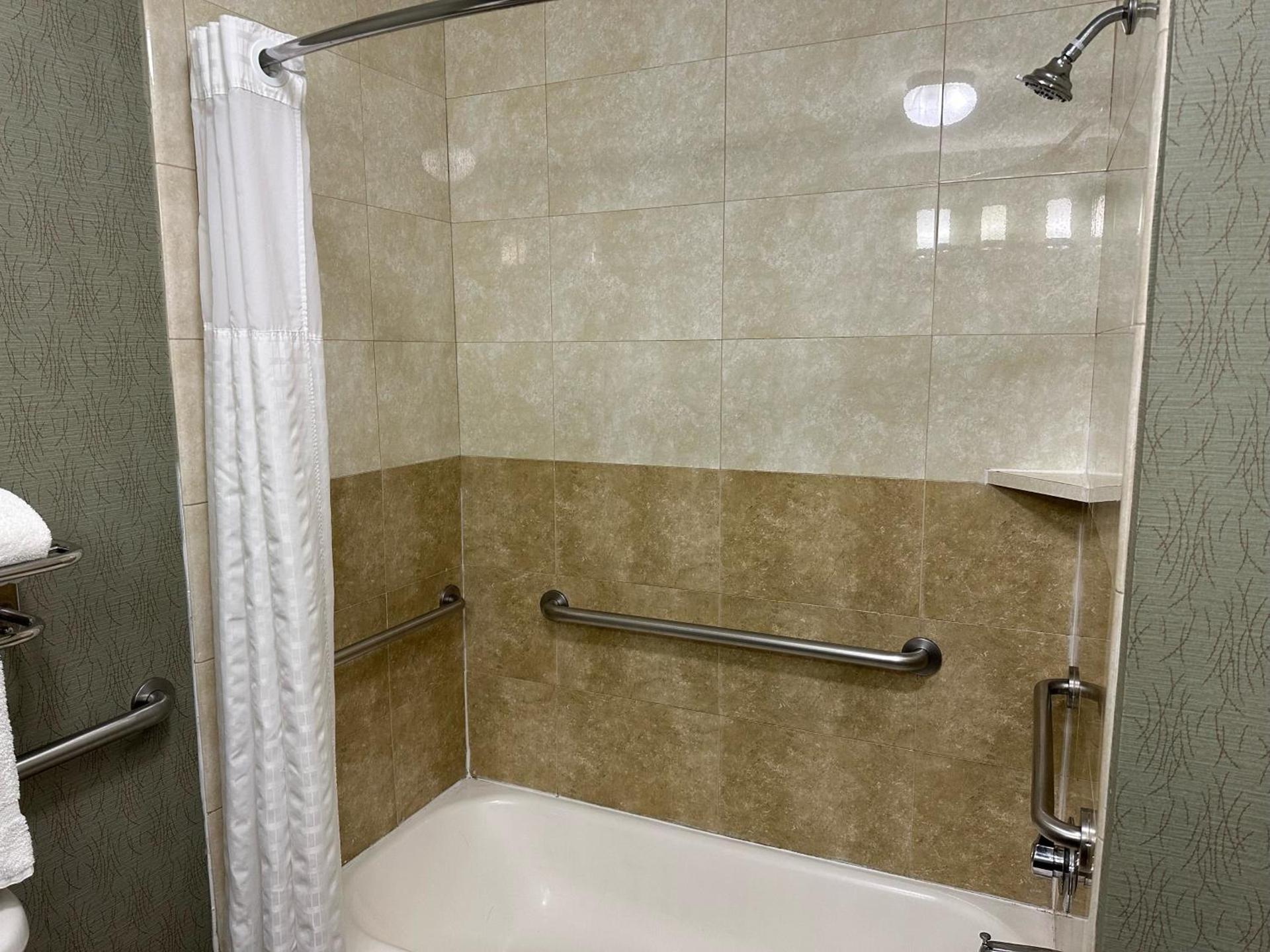 La Quinta by Wyndham Fort Worth - Lake Worth photo 89