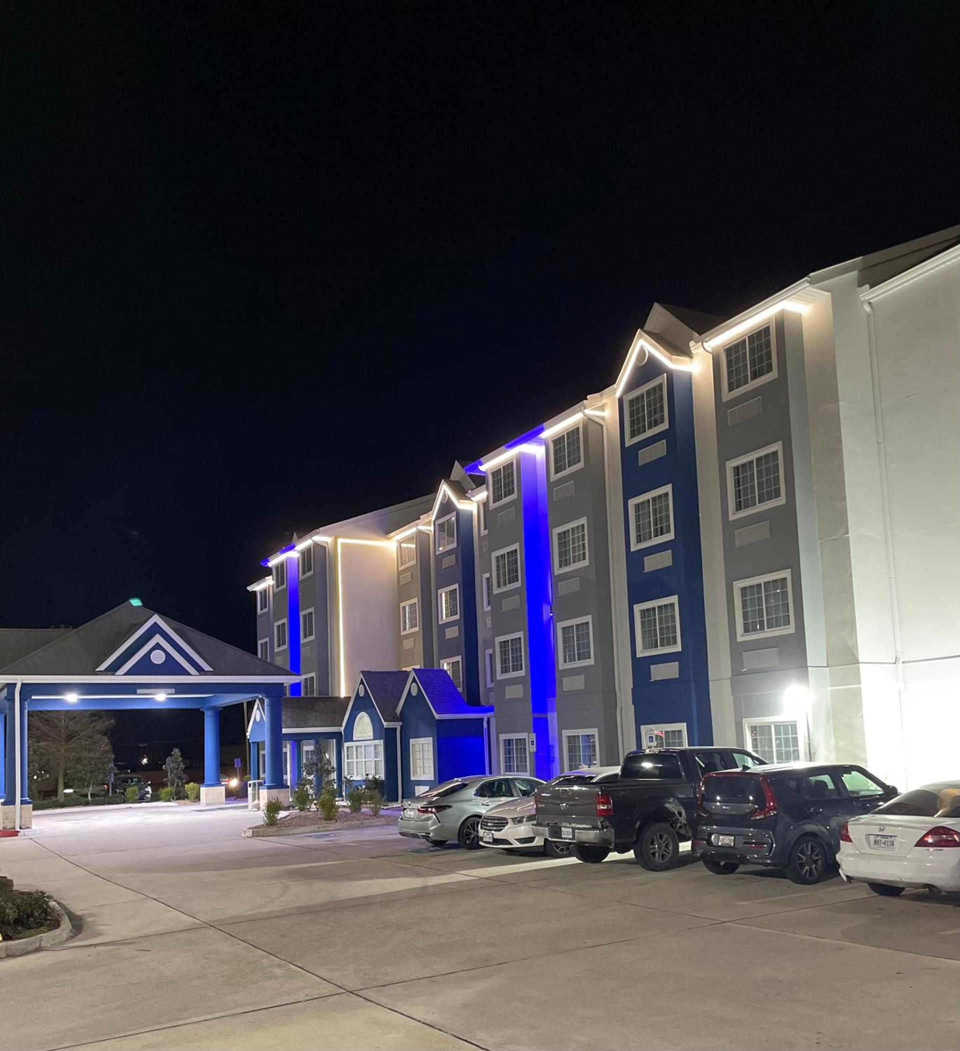 Microtel Inn and Suites Baton Rouge Airport photo 20