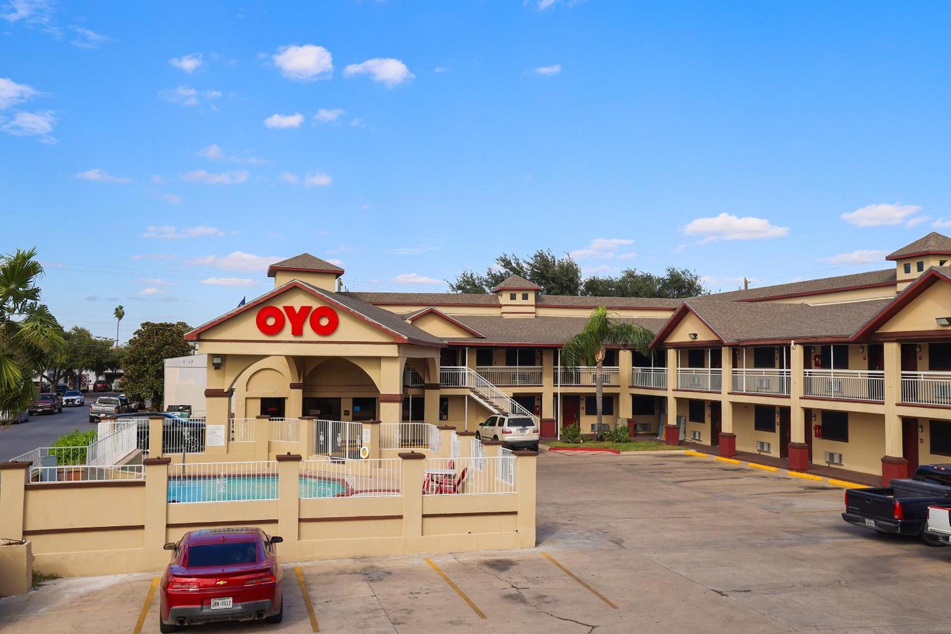 OYO Hotel McAllen Airport South photo 71