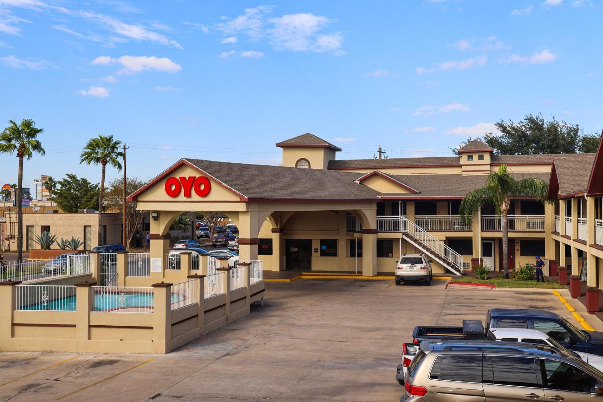 OYO Hotel McAllen Airport South photo 70