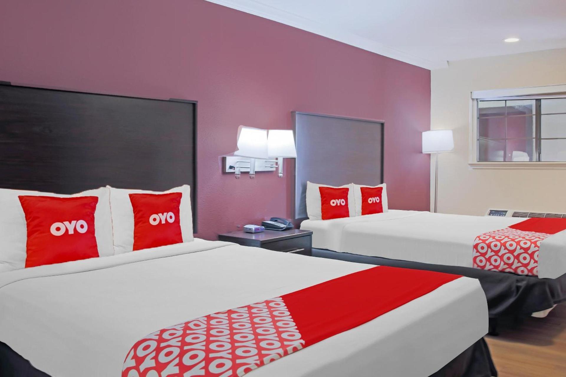 OYO Hotel McAllen Airport South photo 76