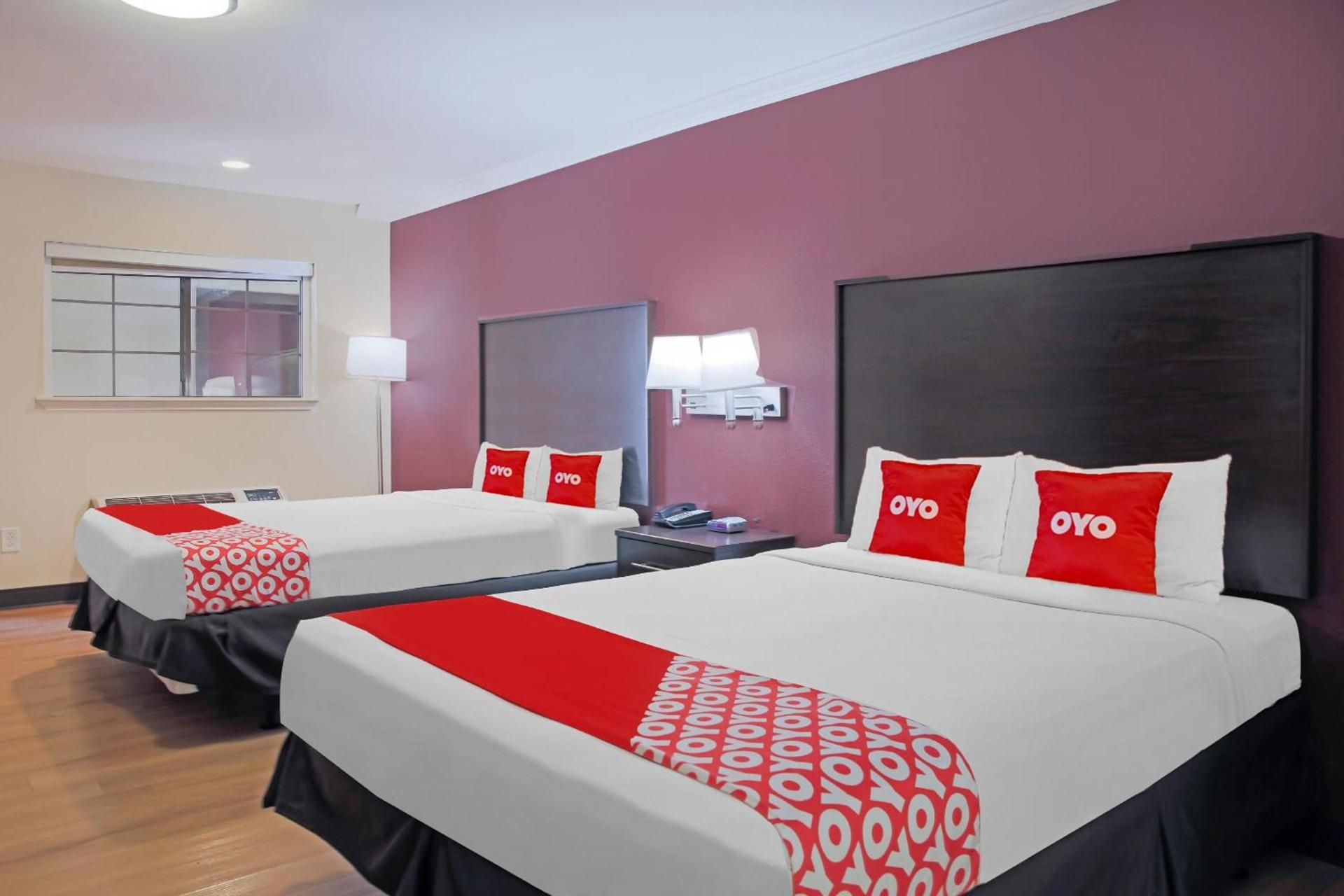 OYO Hotel McAllen Airport South photo 78