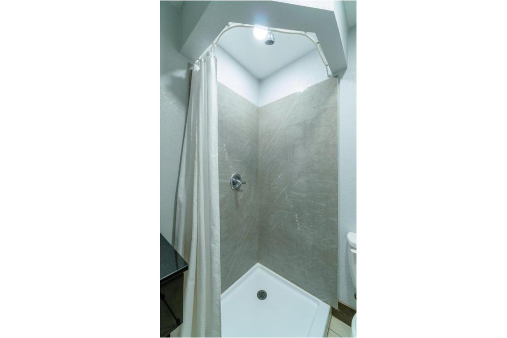 Xpress Inn & Extended Stays photo 4