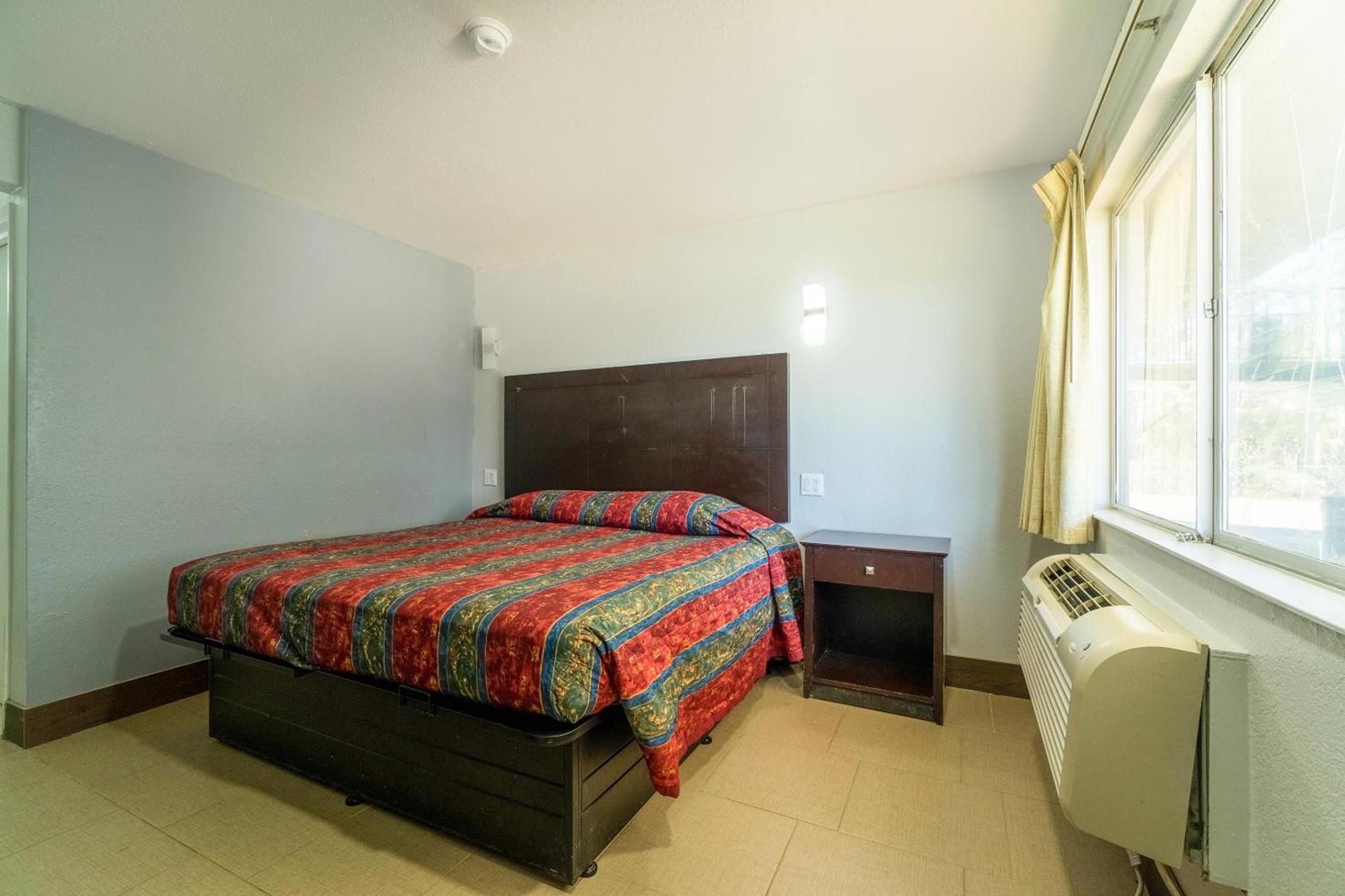 Xpress Inn & Extended Stays photo 2