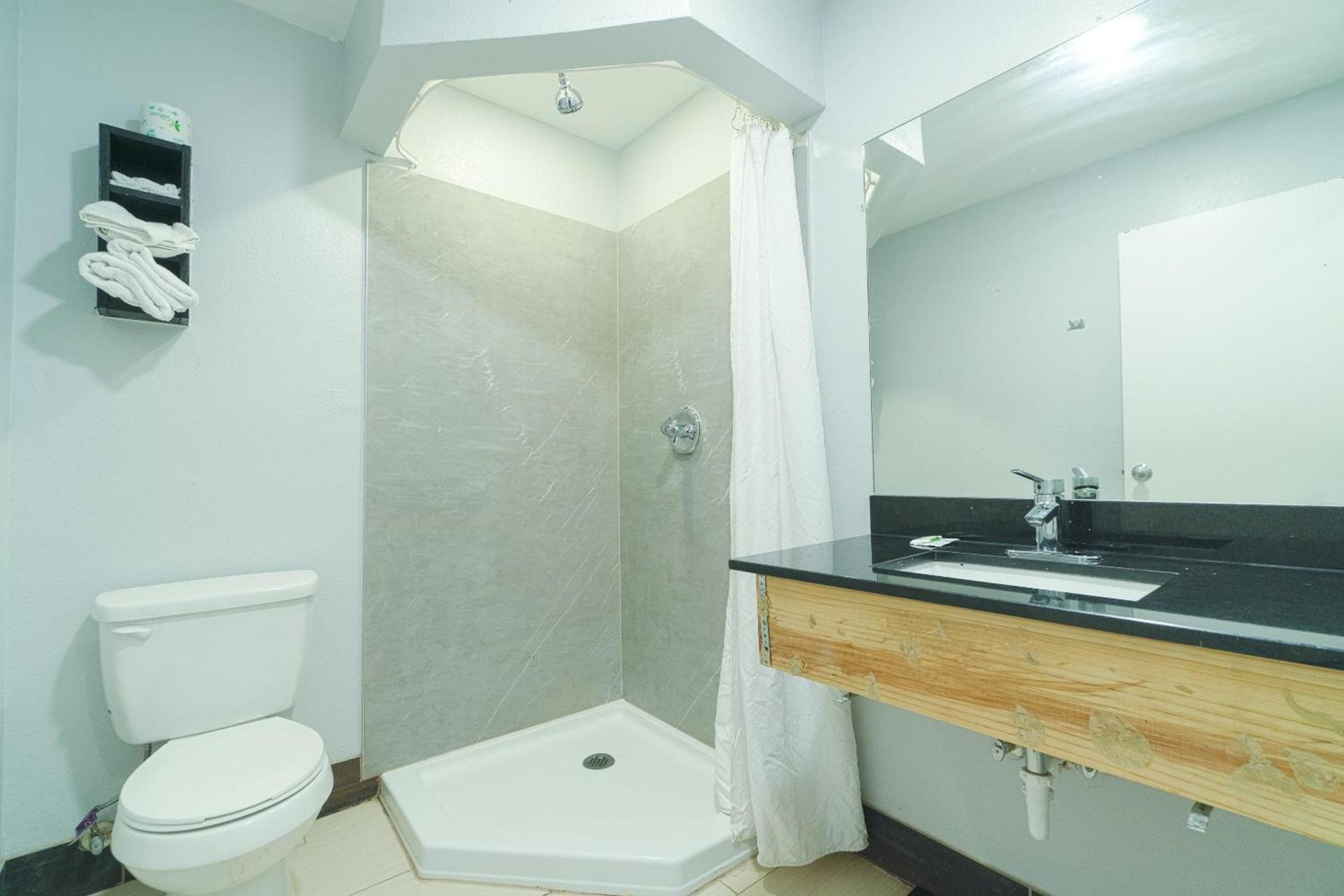 Xpress Inn & Extended Stays photo 12