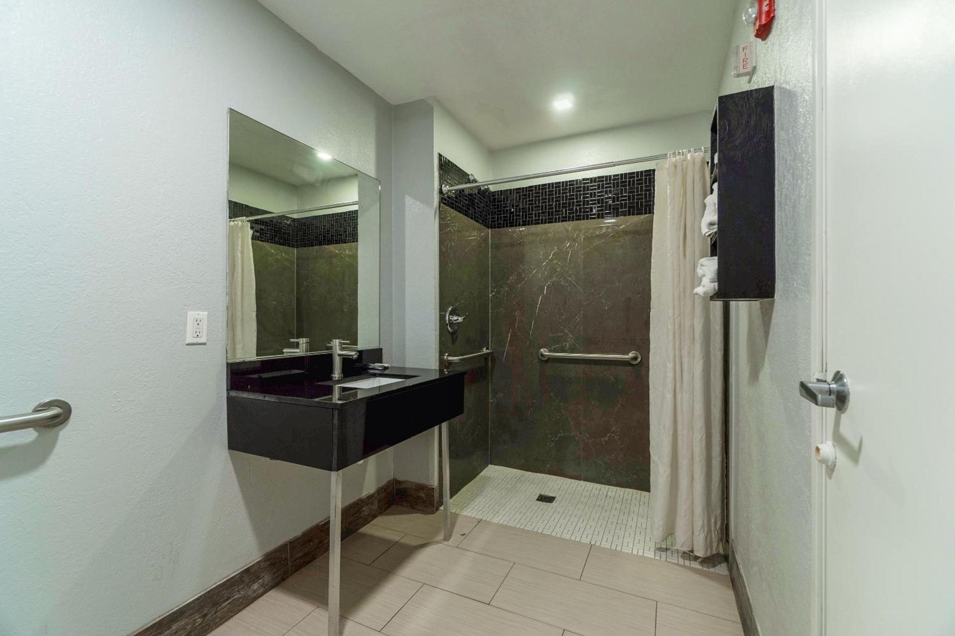 Xpress Inn & Extended Stays photo 27
