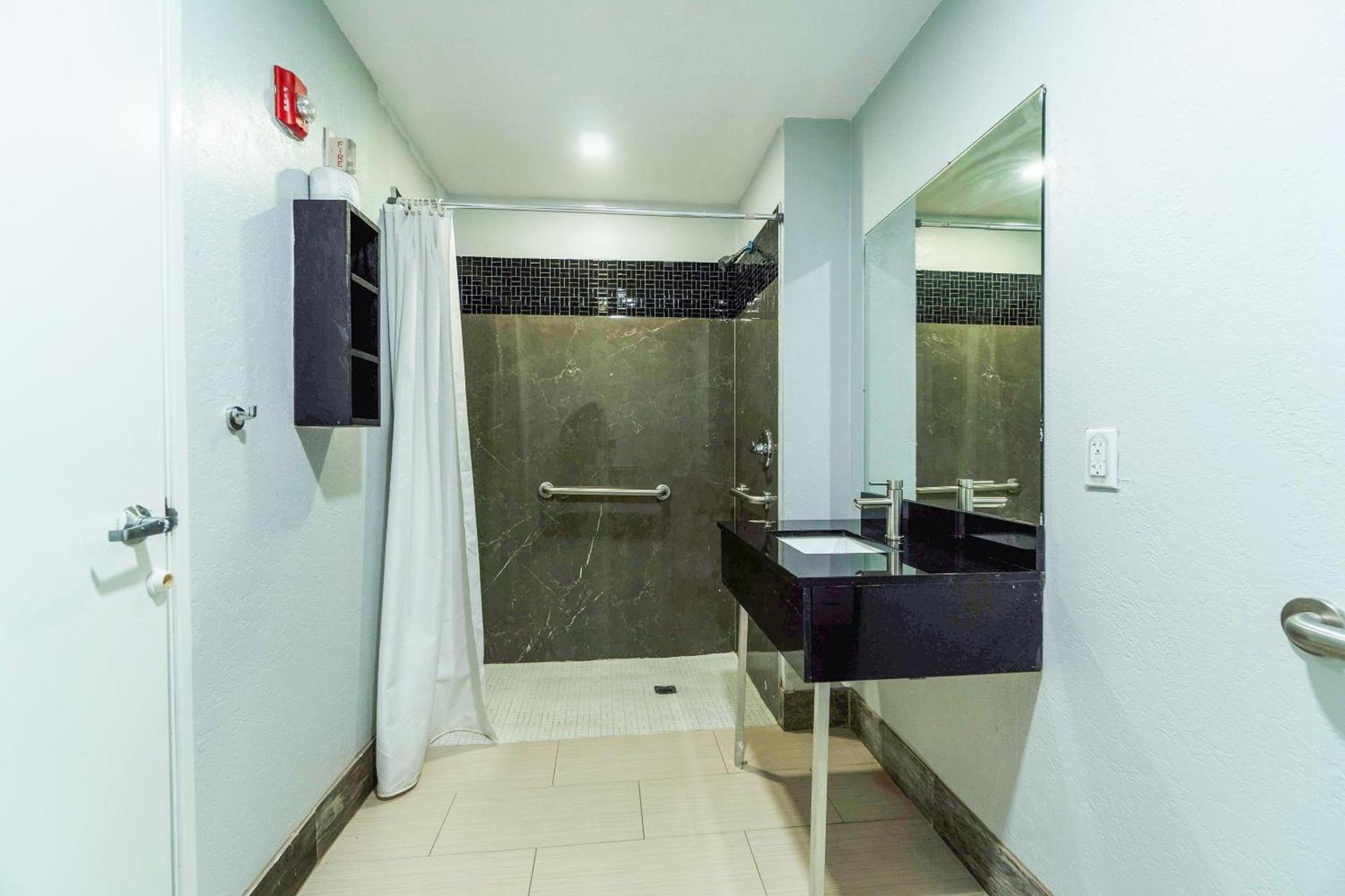 Xpress Inn & Extended Stays photo 34