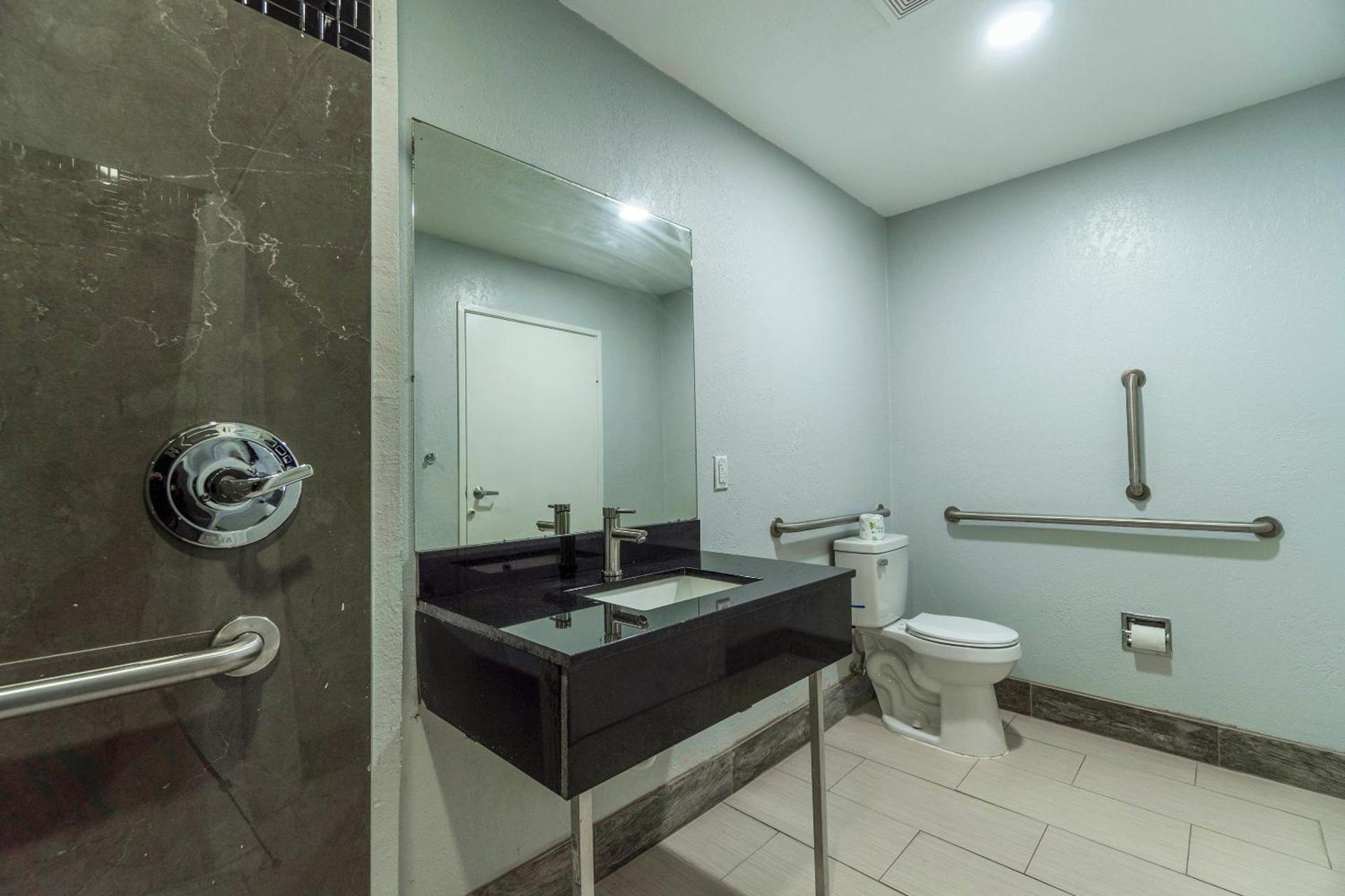 Xpress Inn & Extended Stays photo 36