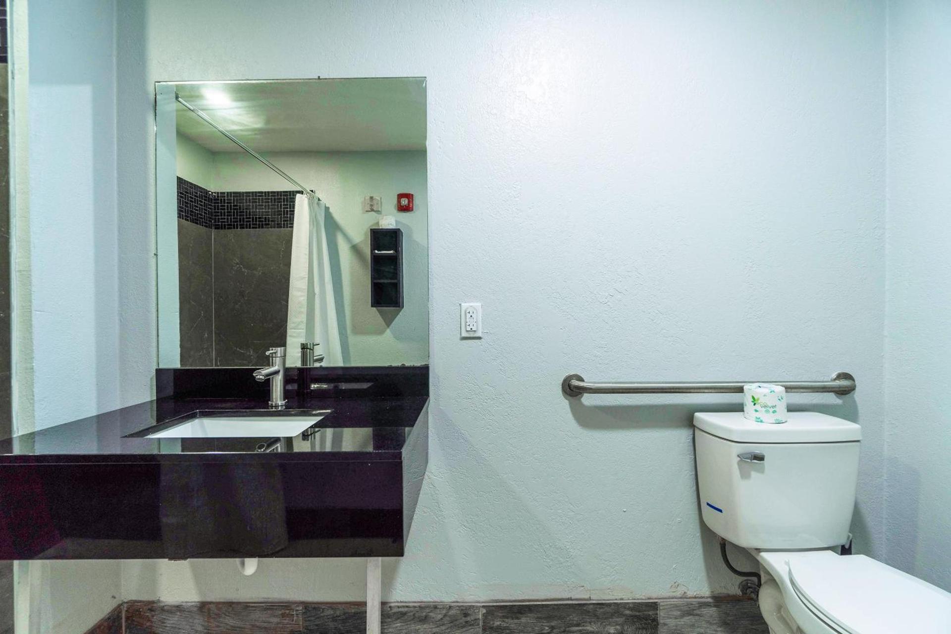 Xpress Inn & Extended Stays photo 35