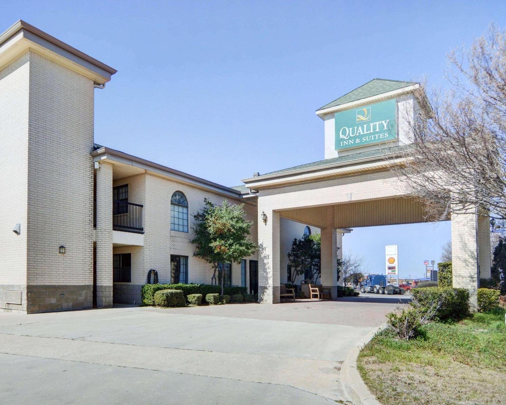 Quality Inn & Suites Weatherford photo 2
