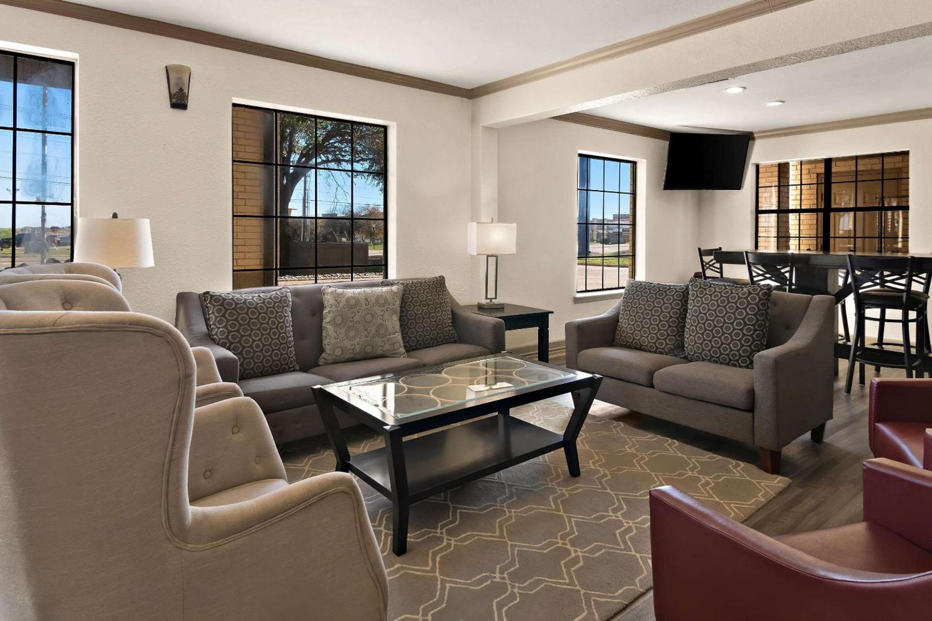 Quality Inn & Suites Weatherford photo 5