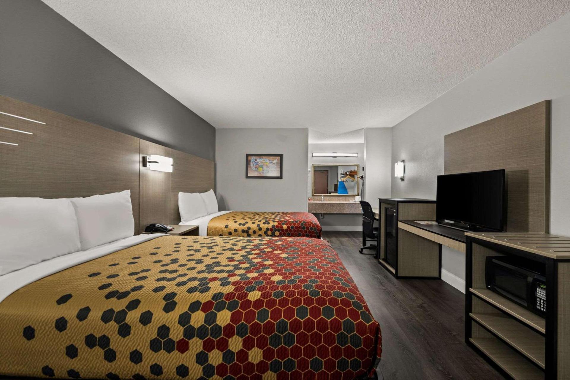 Econo Lodge photo 13