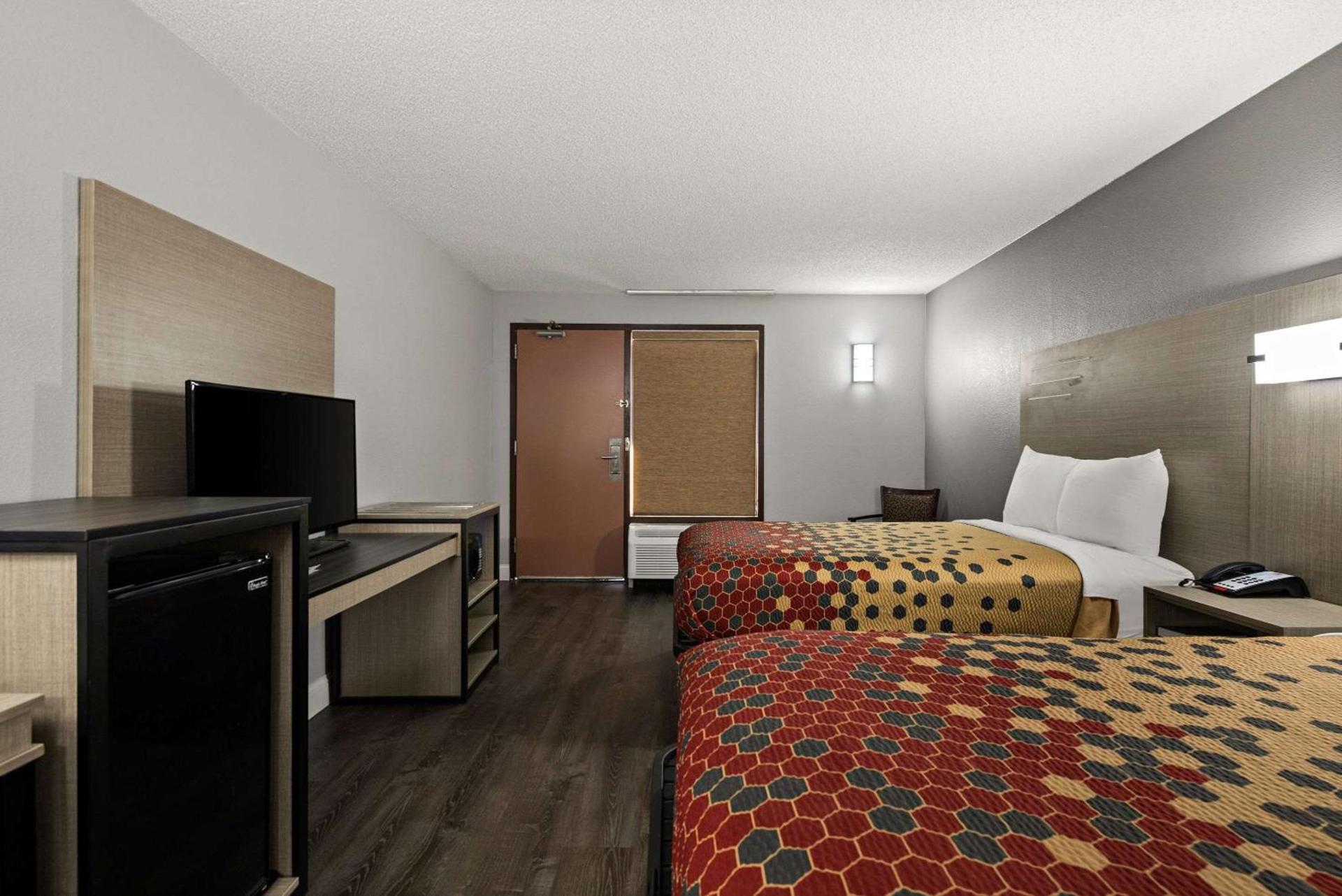 Econo Lodge photo 14