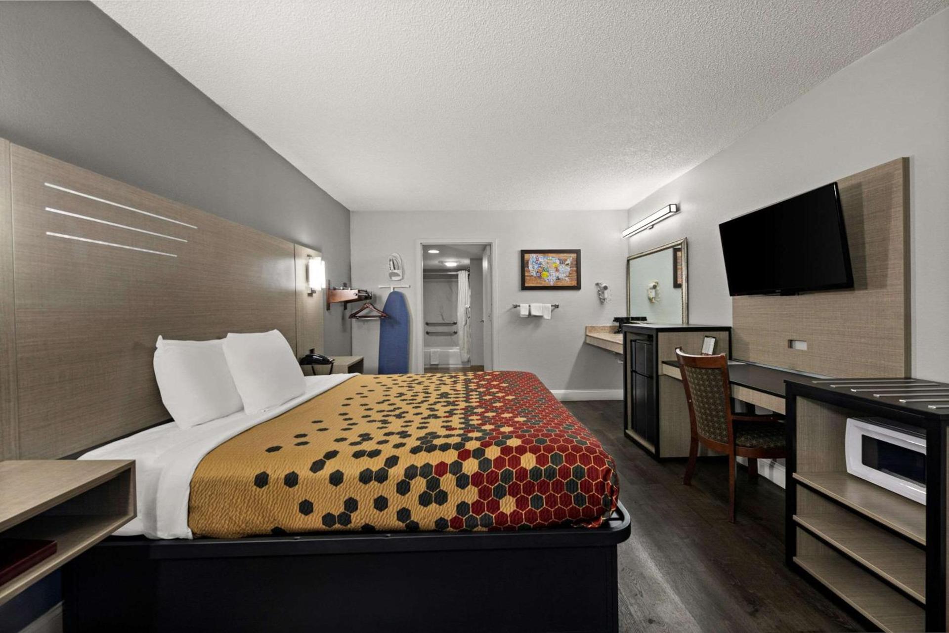 Econo Lodge photo 22
