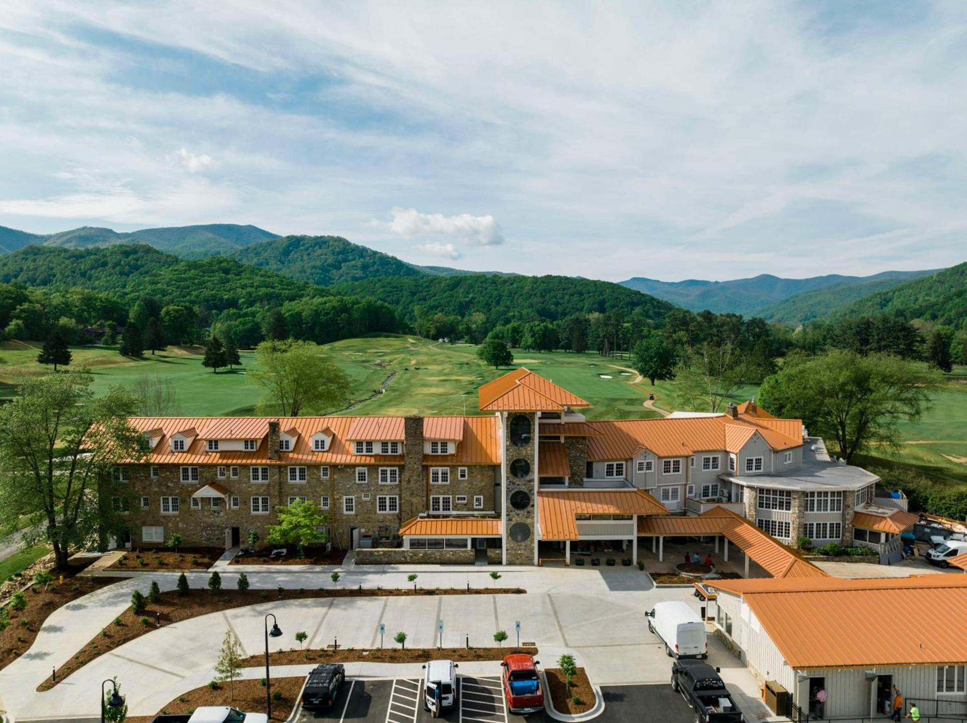 Waynesville Inn and Golf Club, Tapestry Collection by Hilton — hotel in Waynesville