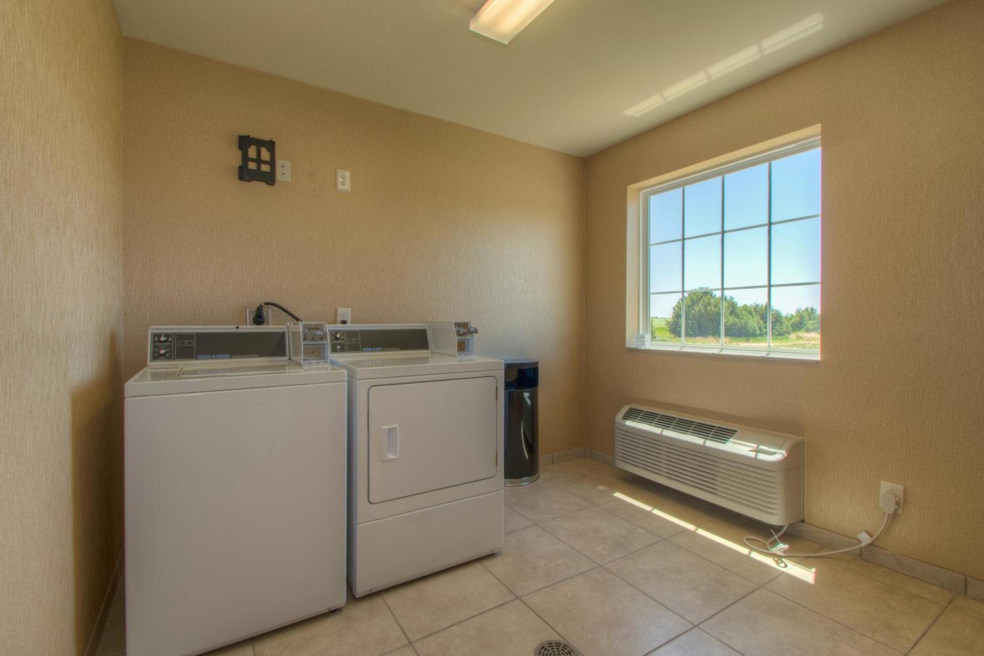 Cobblestone Hotel and Suites - Jefferson photo 15