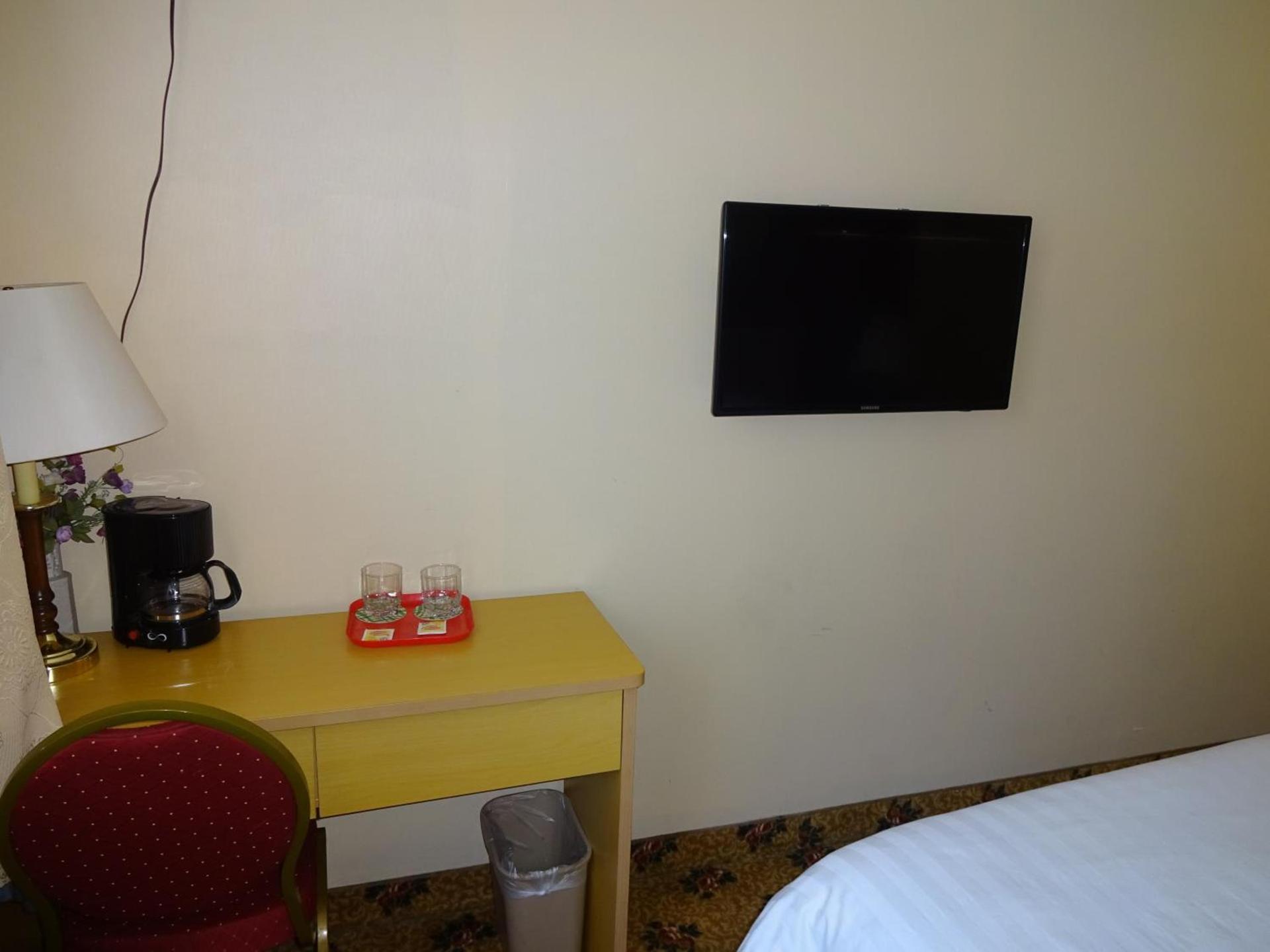 Flushing Hotel photo 16