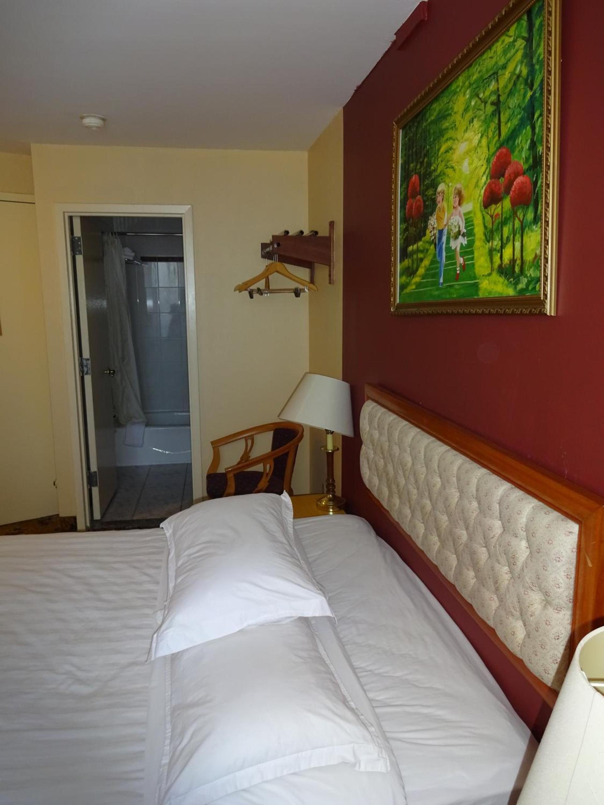 Flushing Hotel photo 24