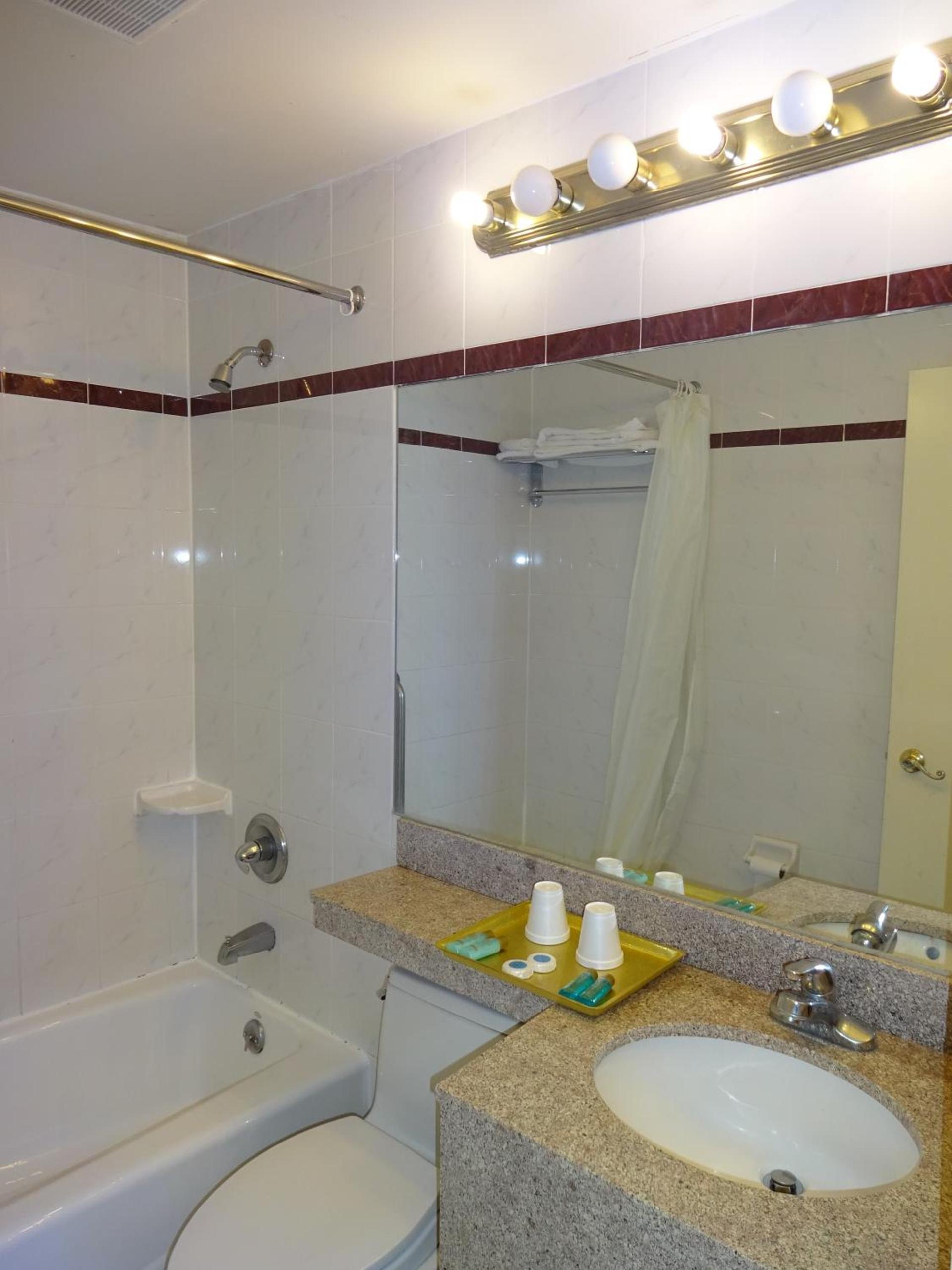 Flushing Hotel photo 13
